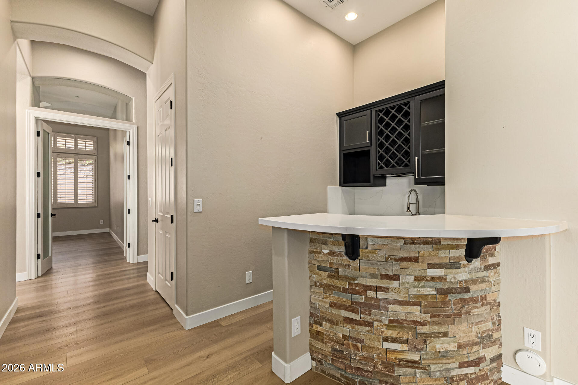 2302 W HAZELHURST Drive