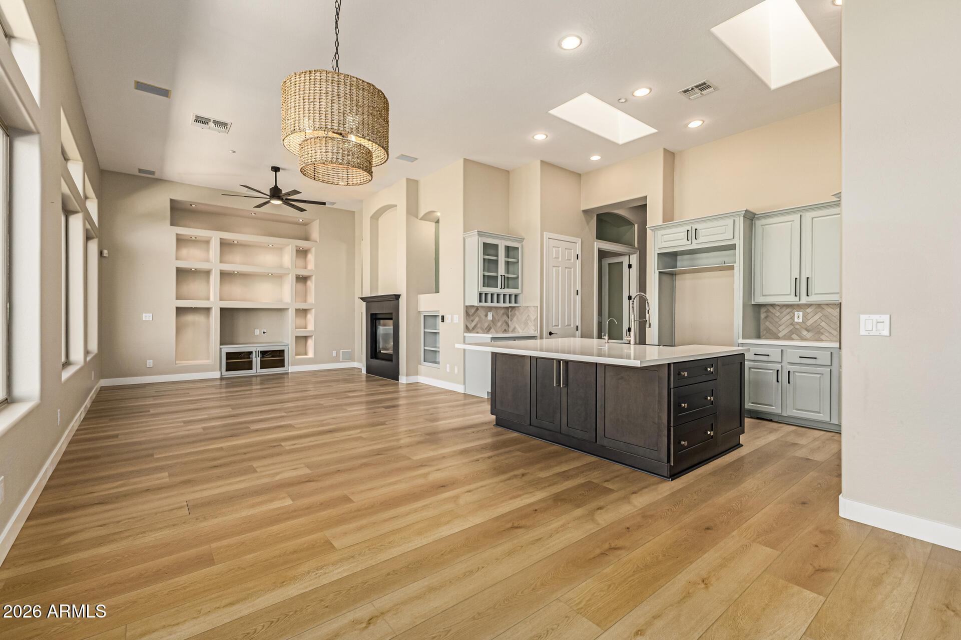 2302 W HAZELHURST Drive