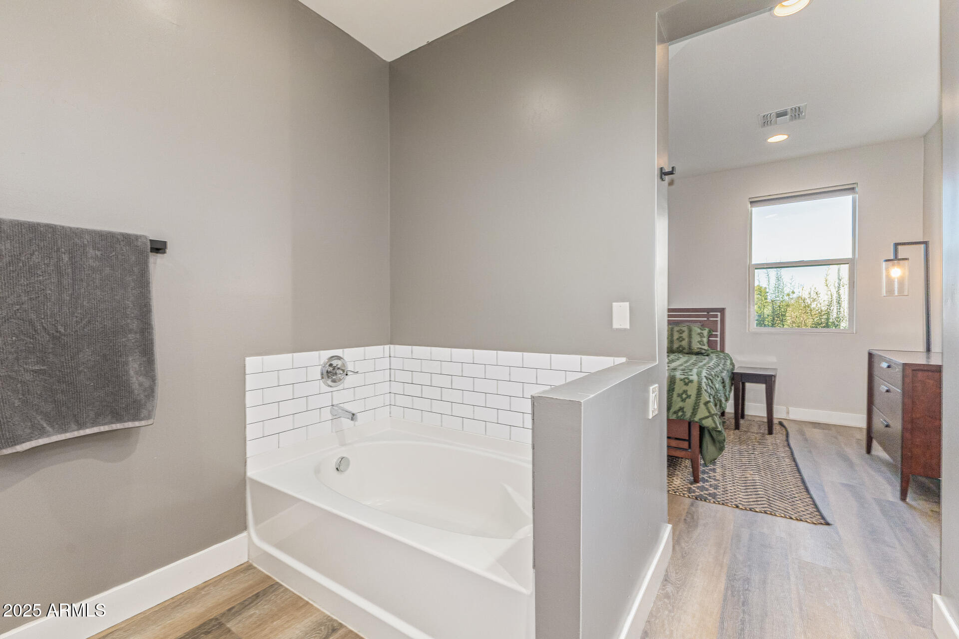 2315 E PINCHOT Avenue 113