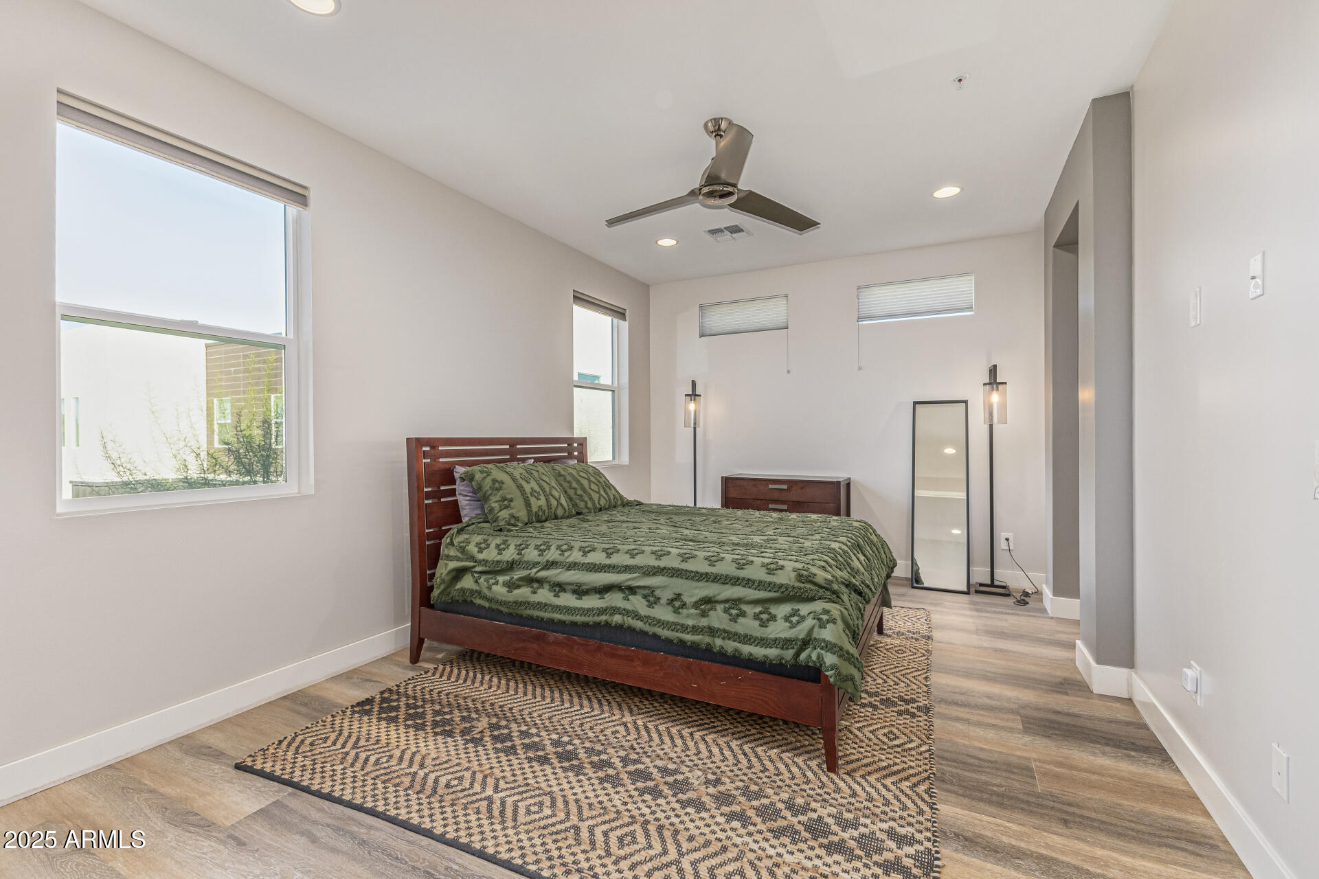 2315 E PINCHOT Avenue 113