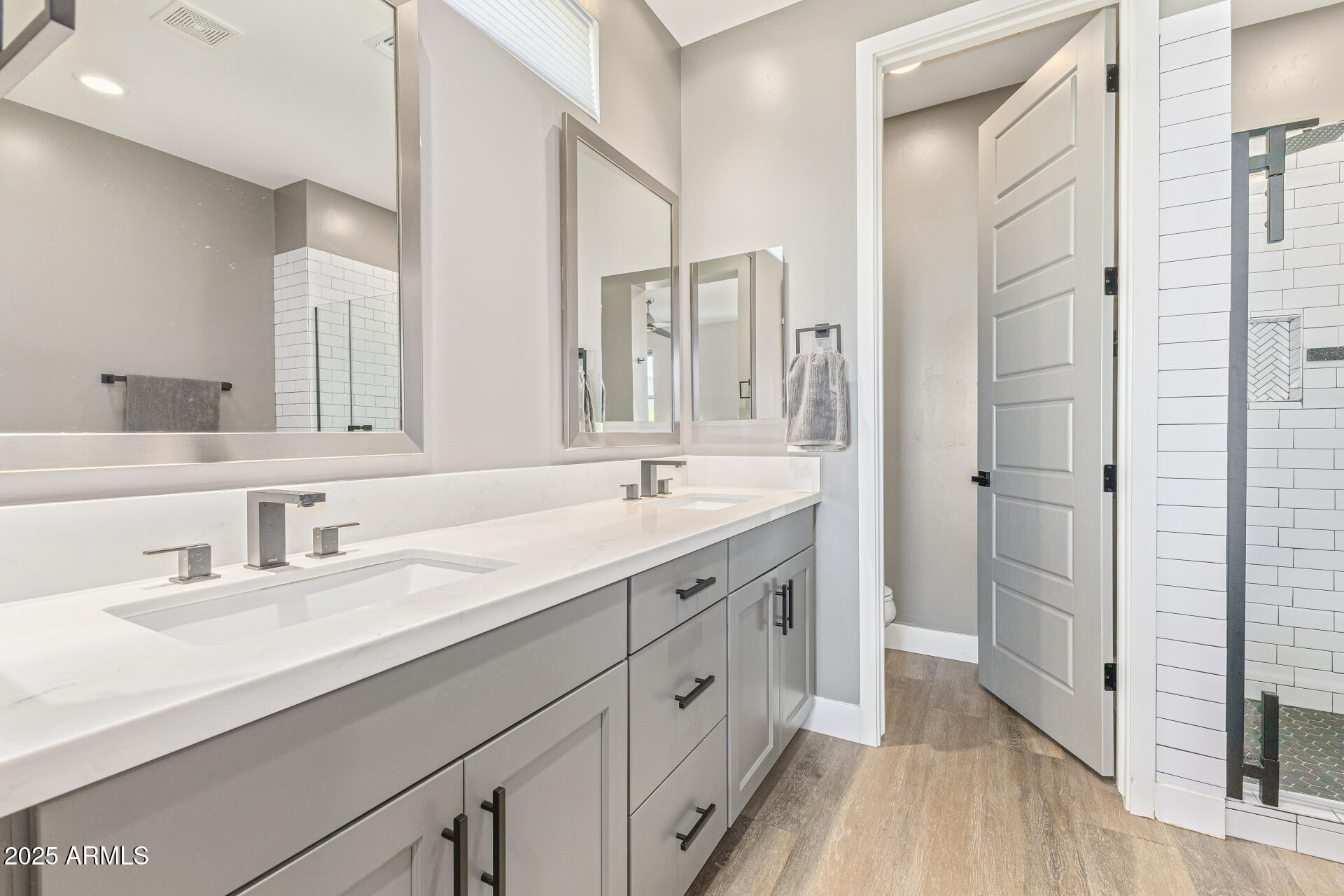 2315 E PINCHOT Avenue 113