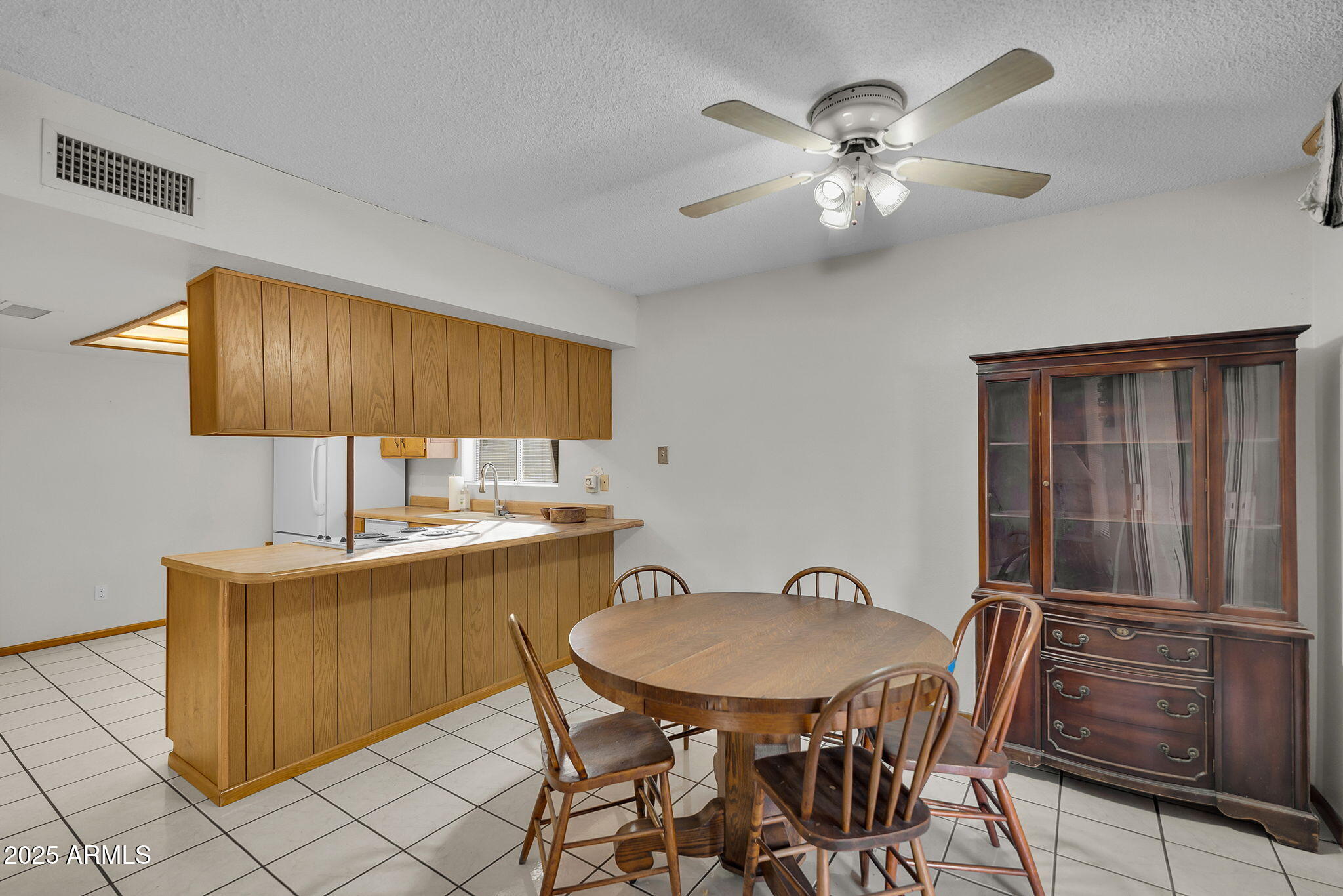 2812 E CONCHO Avenue