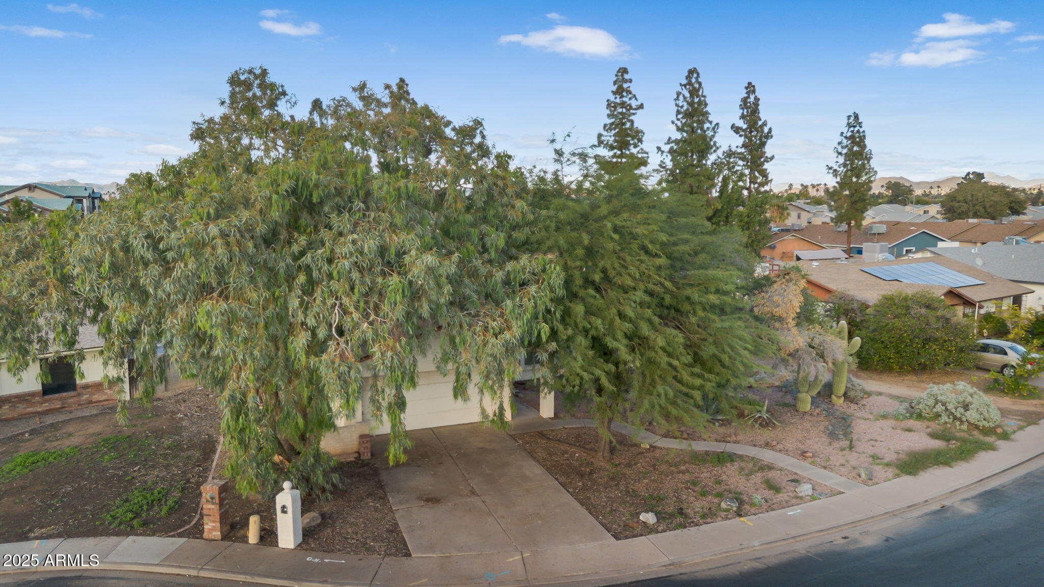 2812 E CONCHO Avenue