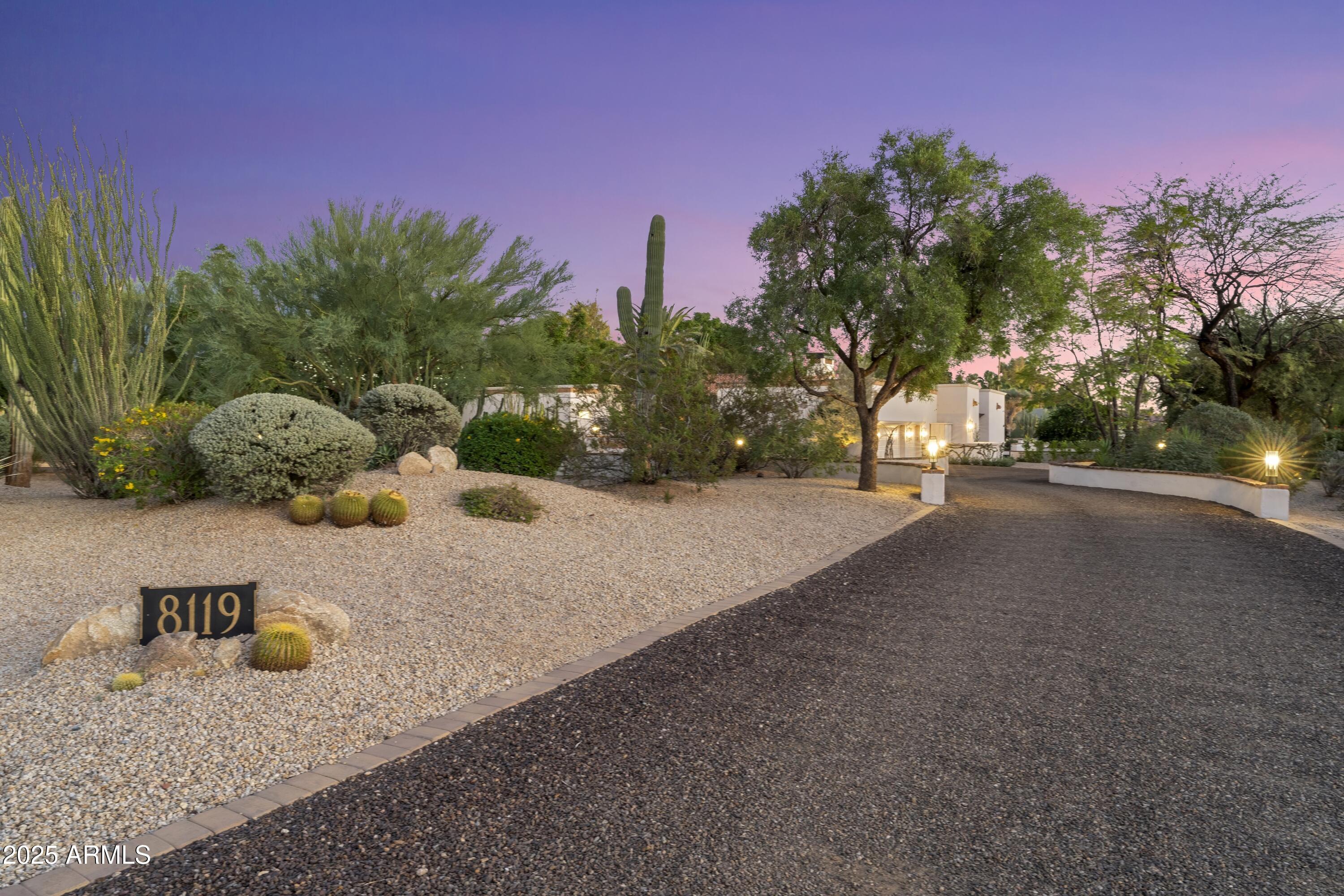 8119 E FOOTHILLS Drive