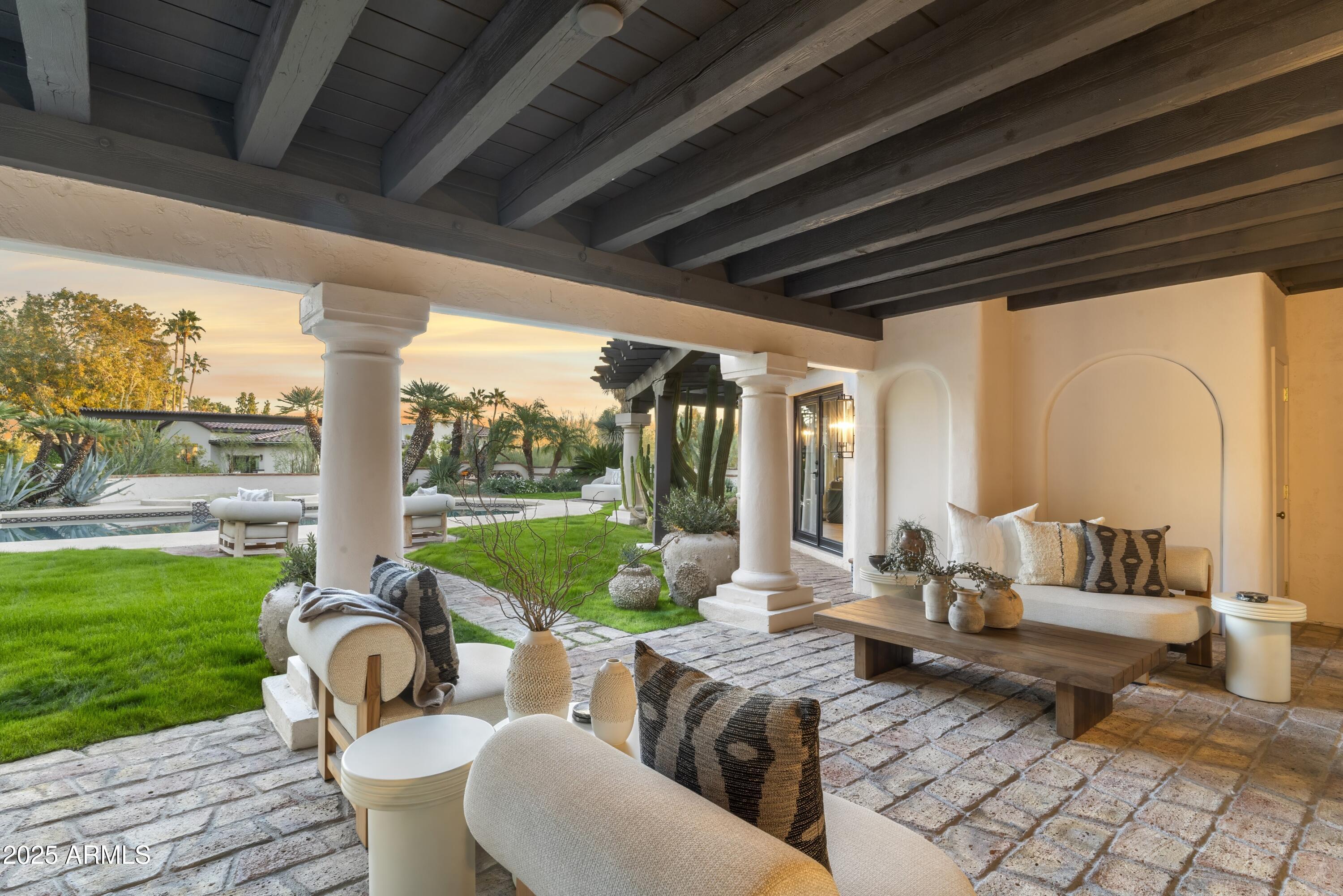 8119 E FOOTHILLS Drive