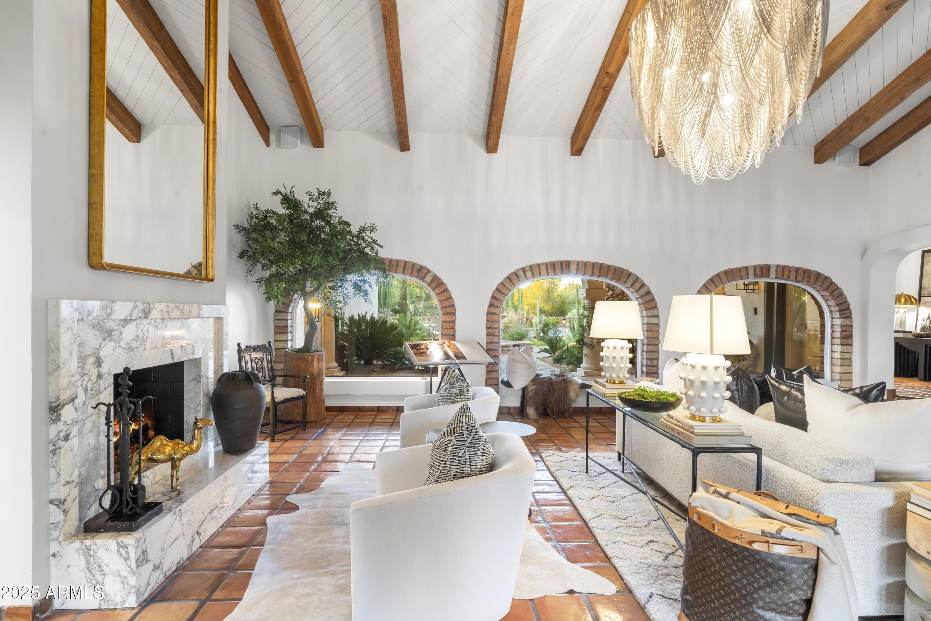 8119 E FOOTHILLS Drive