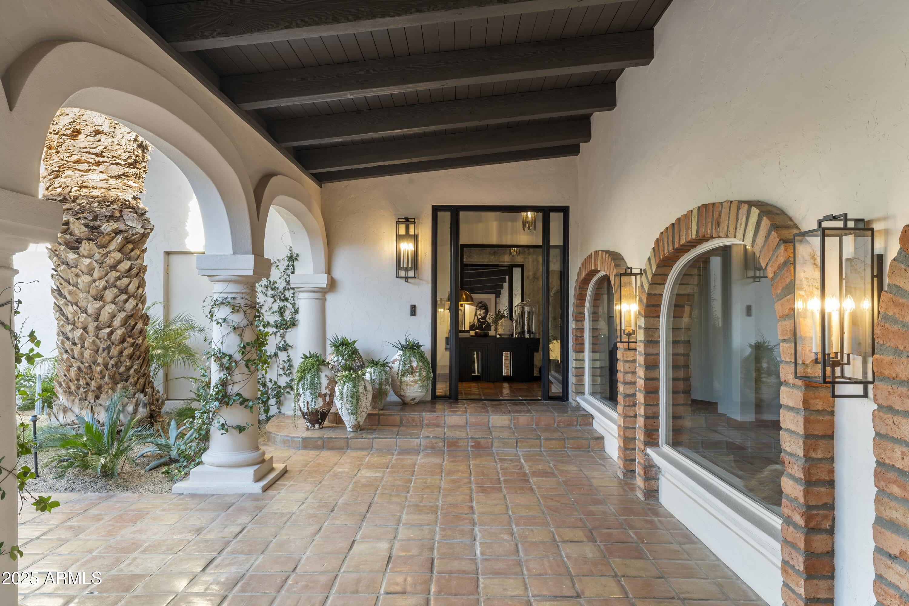 8119 E FOOTHILLS Drive