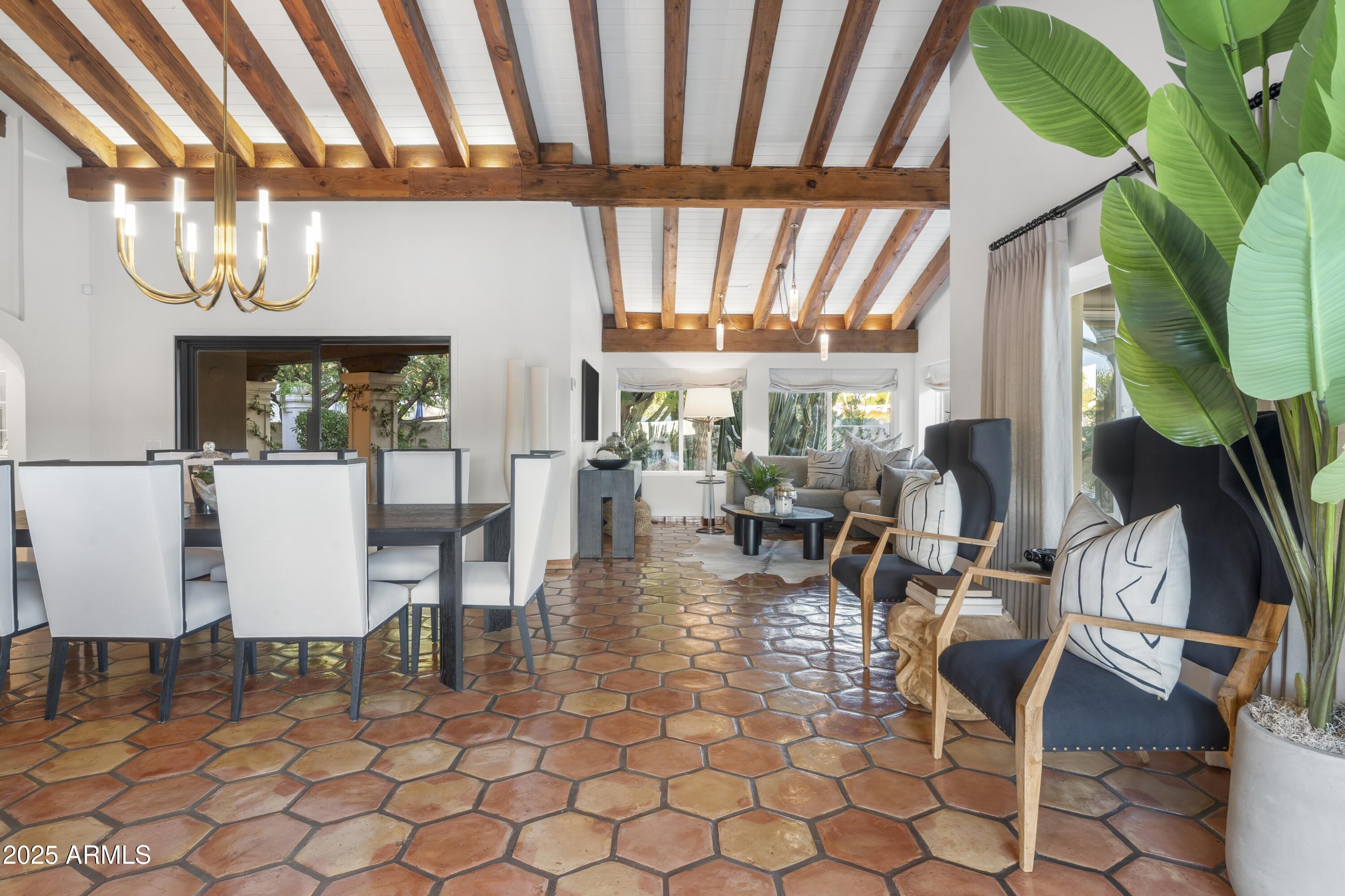 8119 E FOOTHILLS Drive