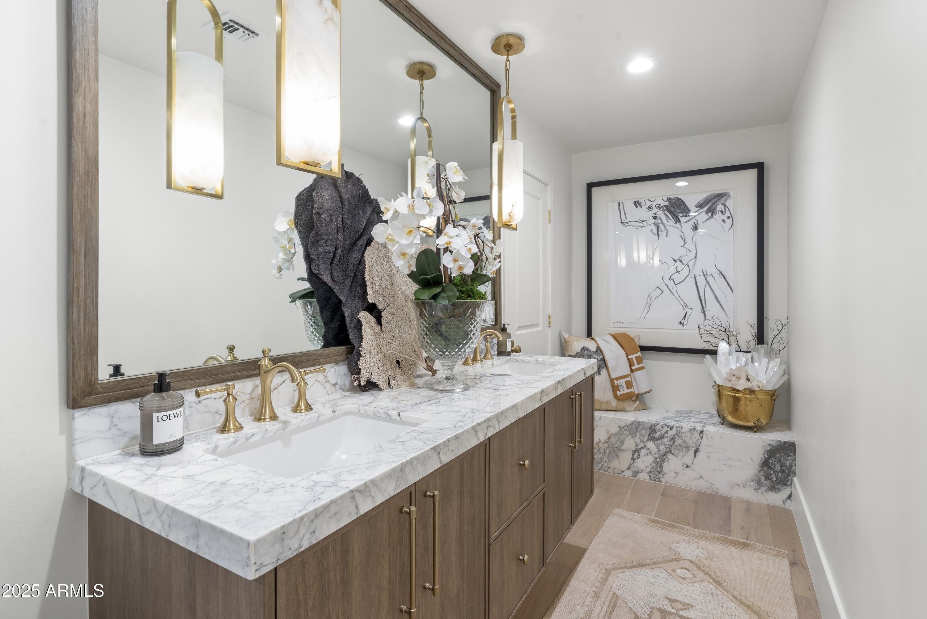 8119 E FOOTHILLS Drive