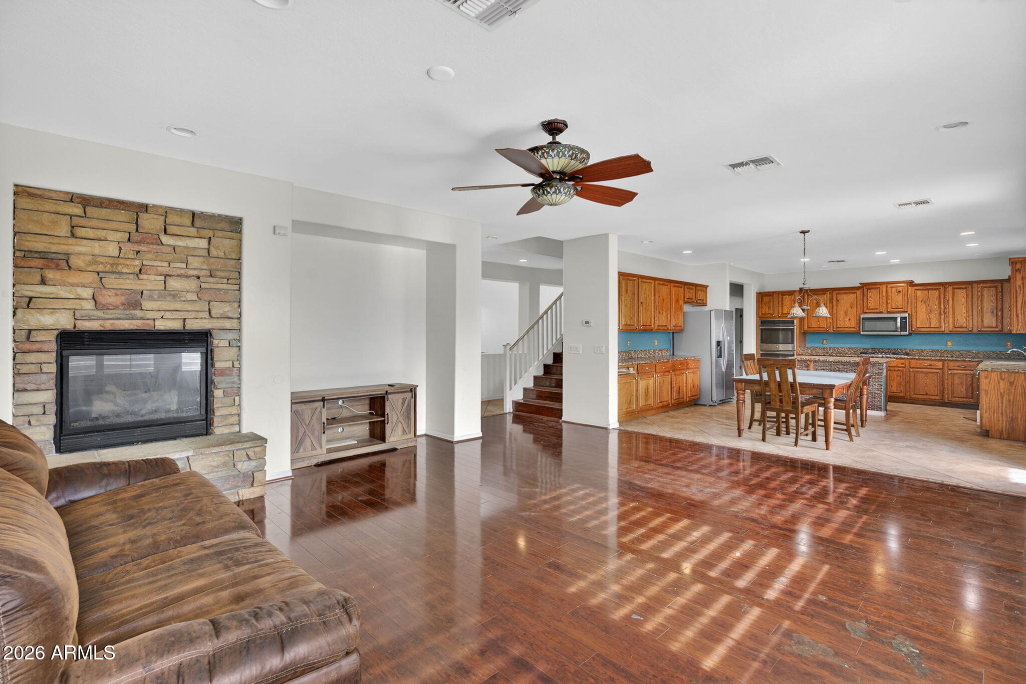 4167 E RAVENSWOOD Drive