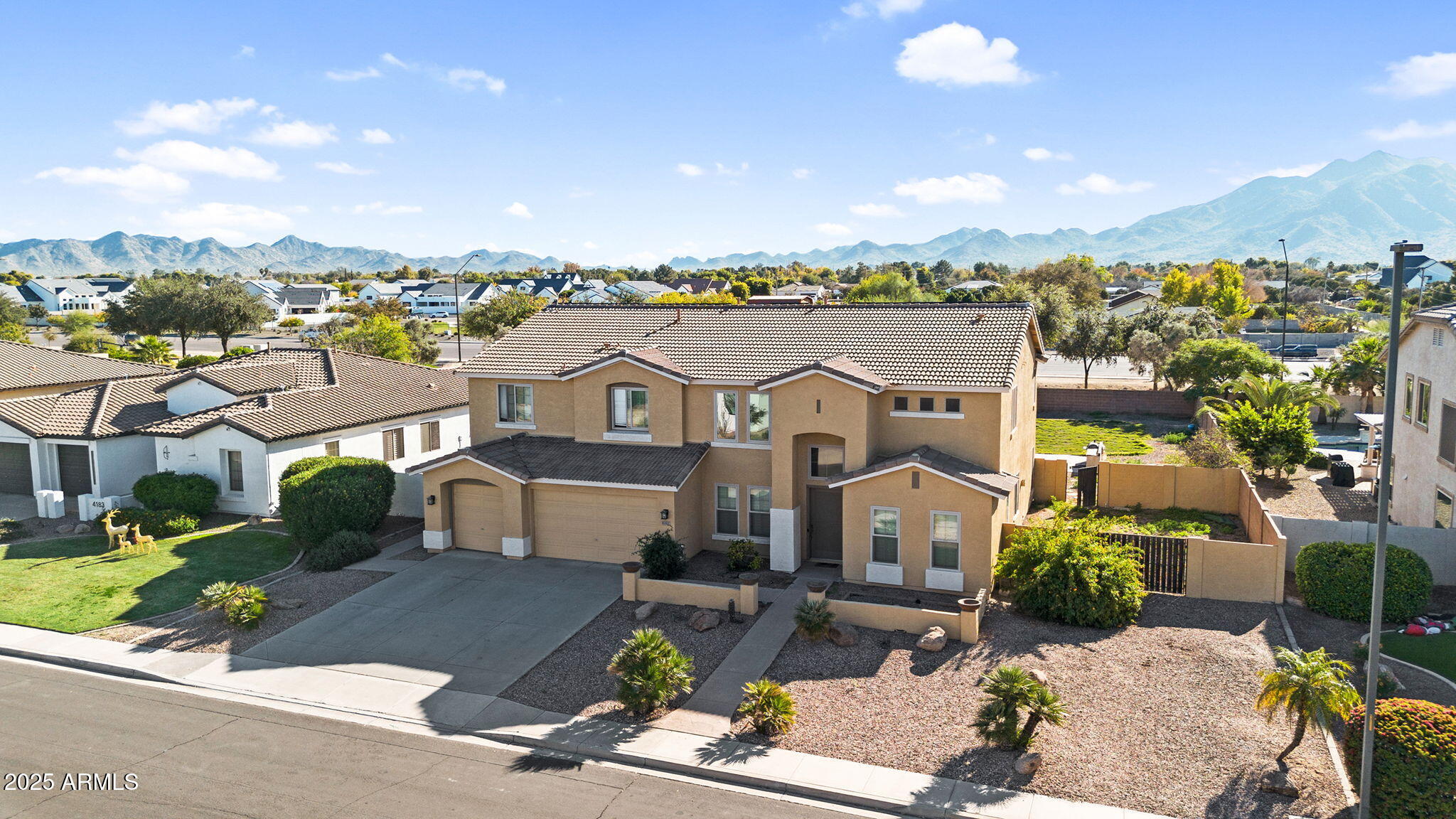 4167 E RAVENSWOOD Drive