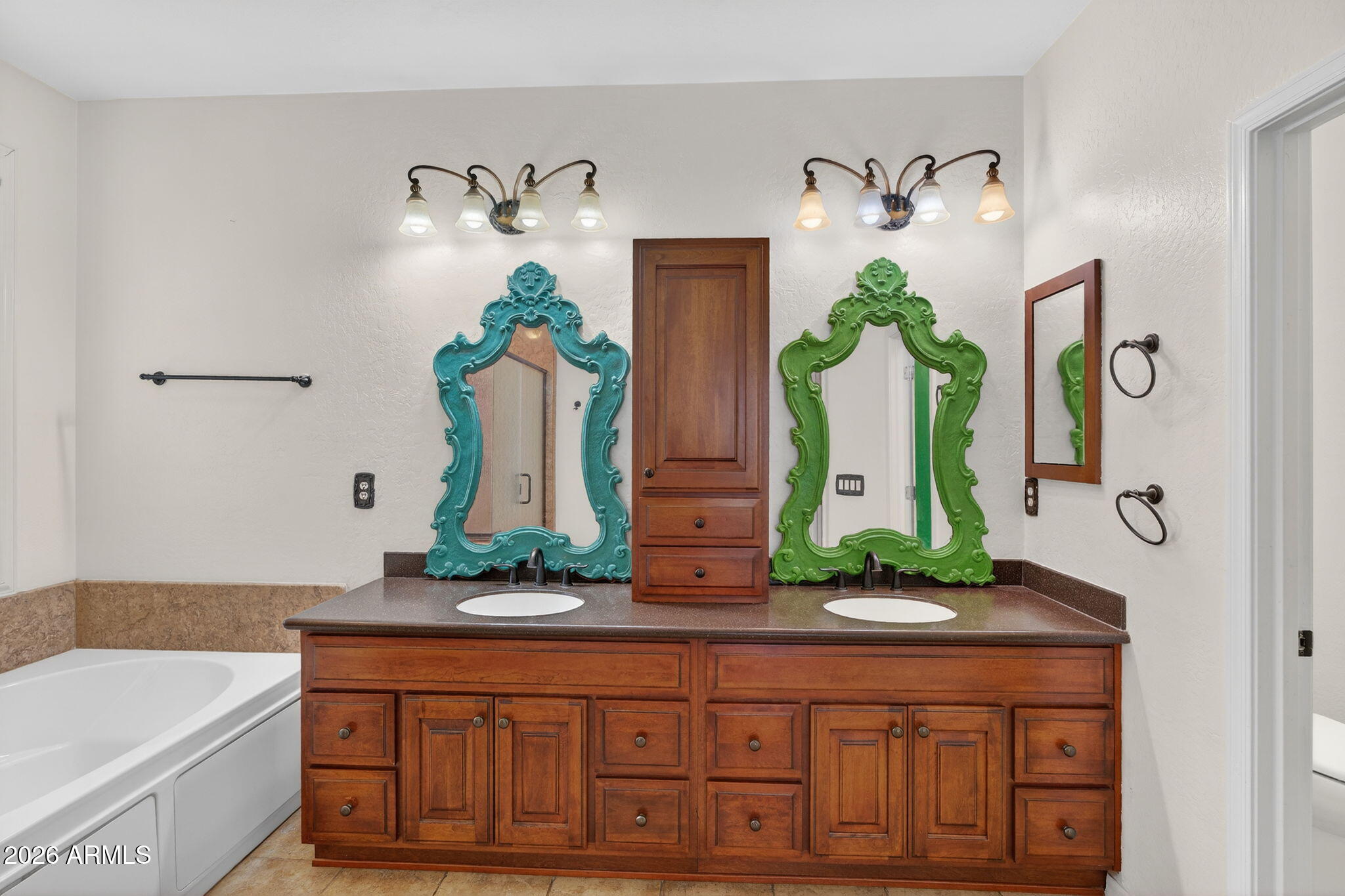 4167 E RAVENSWOOD Drive