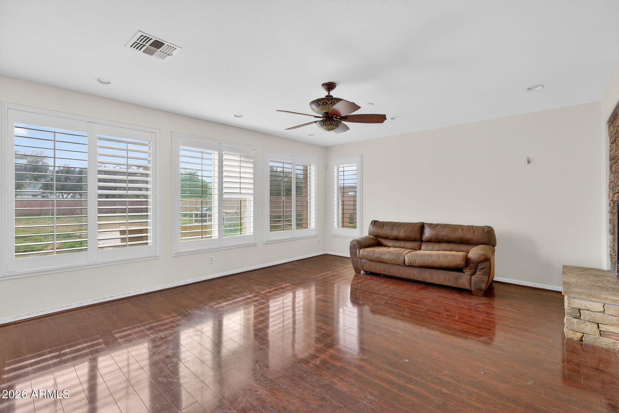 4167 E RAVENSWOOD Drive