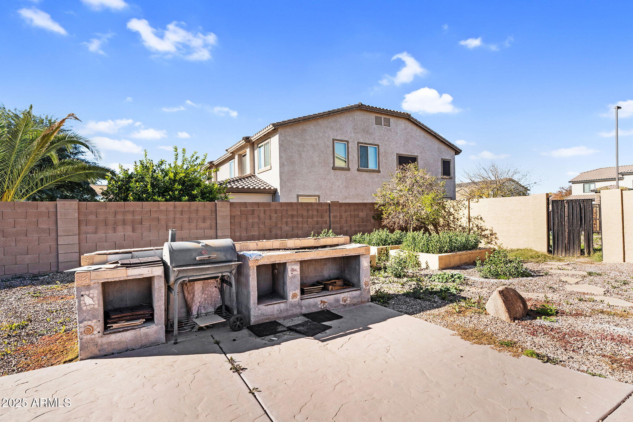 4167 E RAVENSWOOD Drive