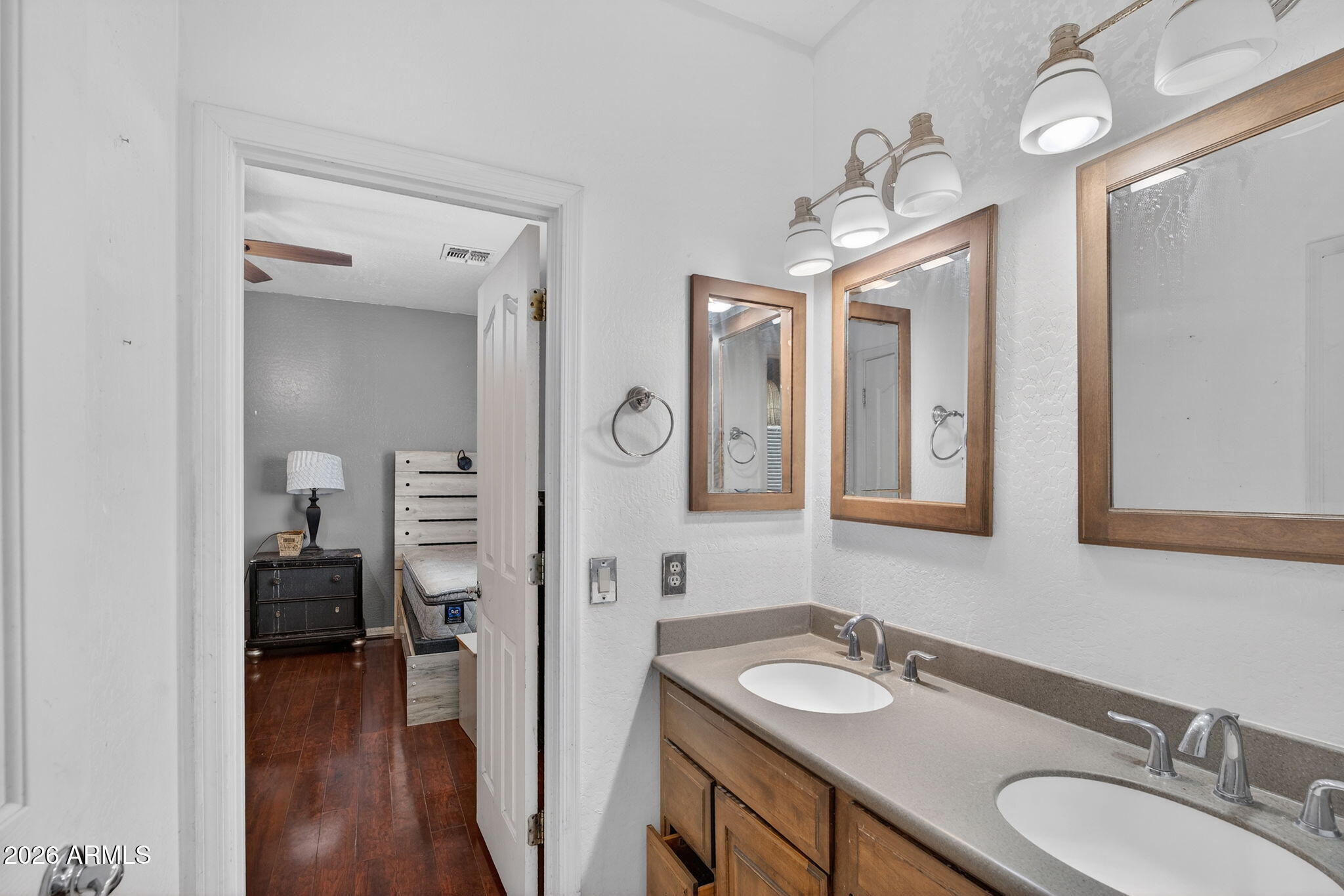 4167 E RAVENSWOOD Drive