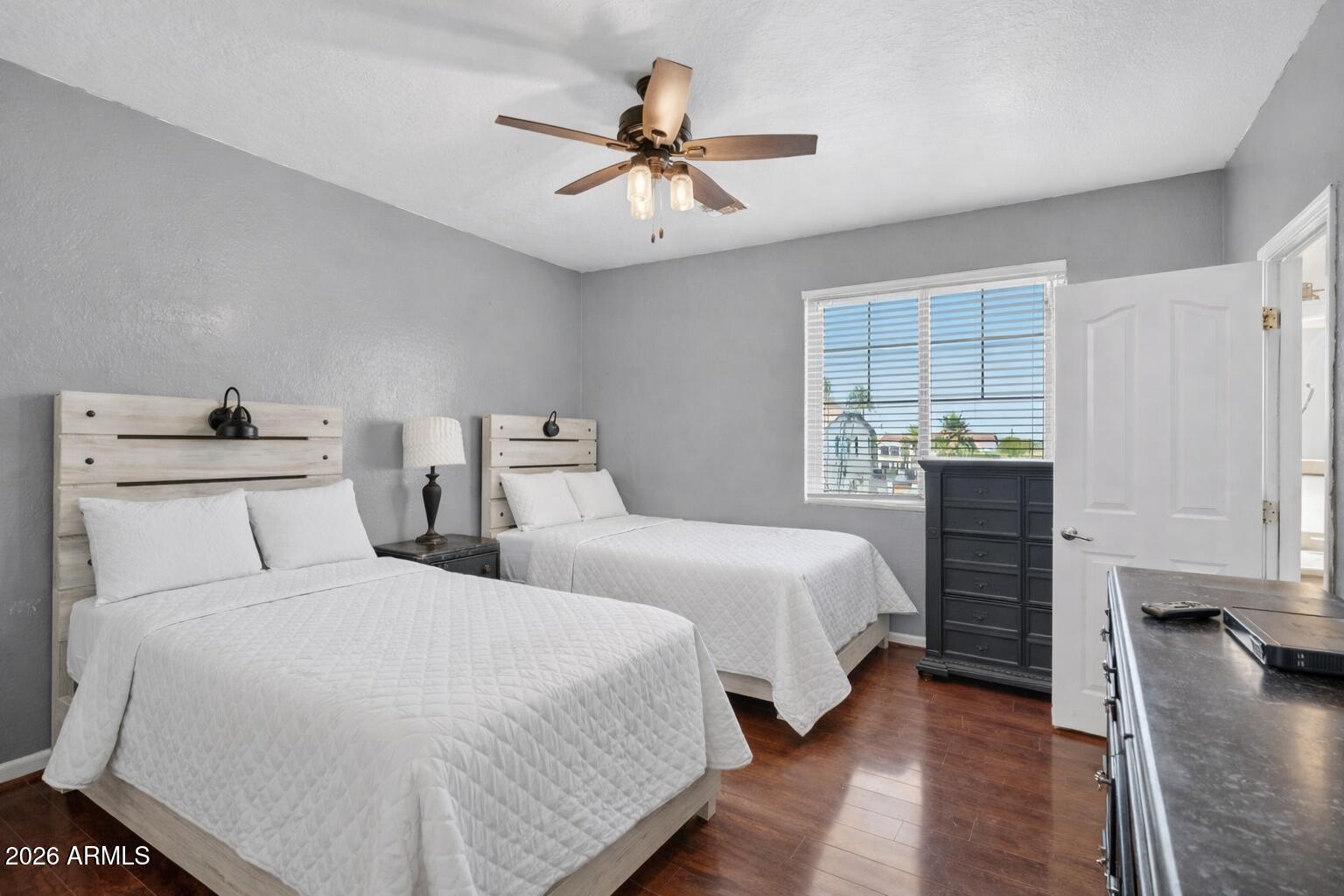 4167 E RAVENSWOOD Drive