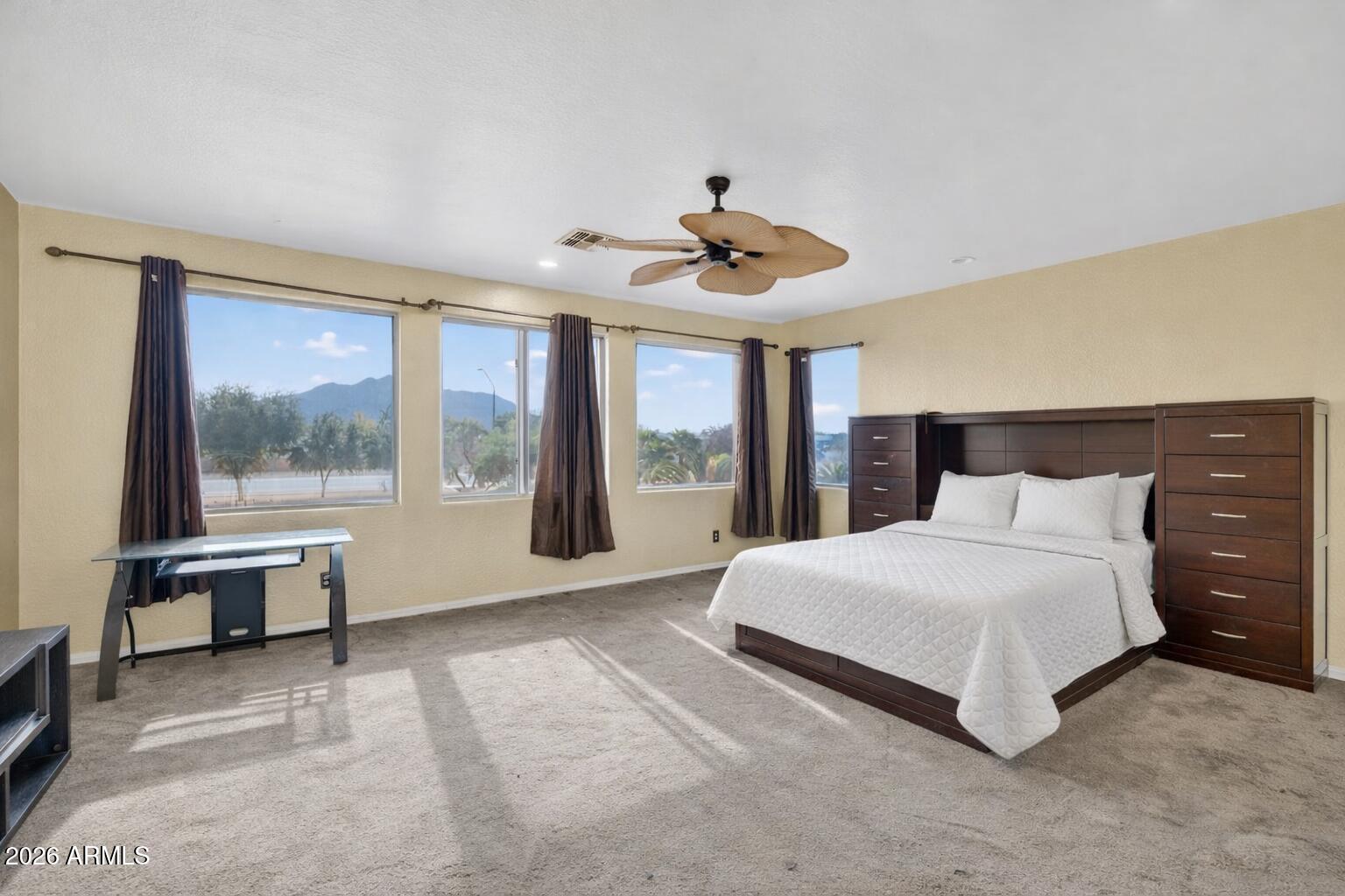 4167 E RAVENSWOOD Drive