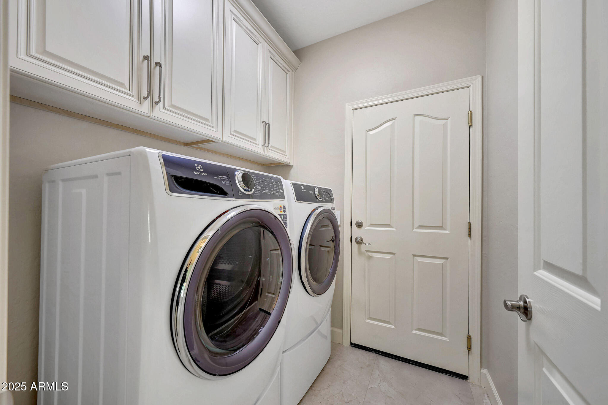 9039 E LA POSADA Court