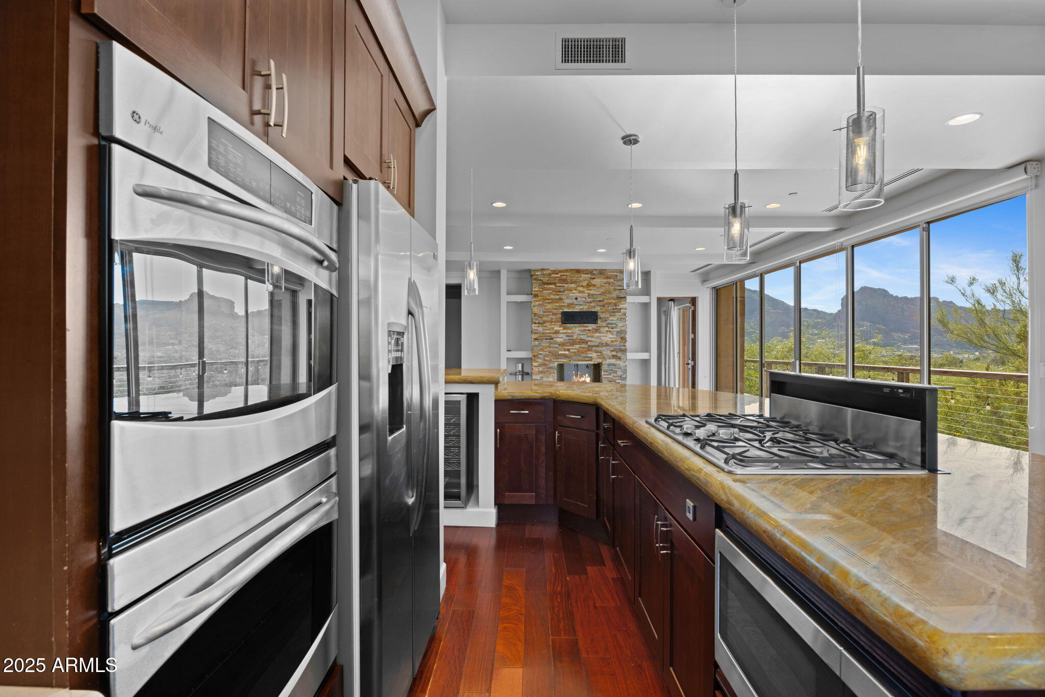 4820 E COTTONTAIL RUN Road N