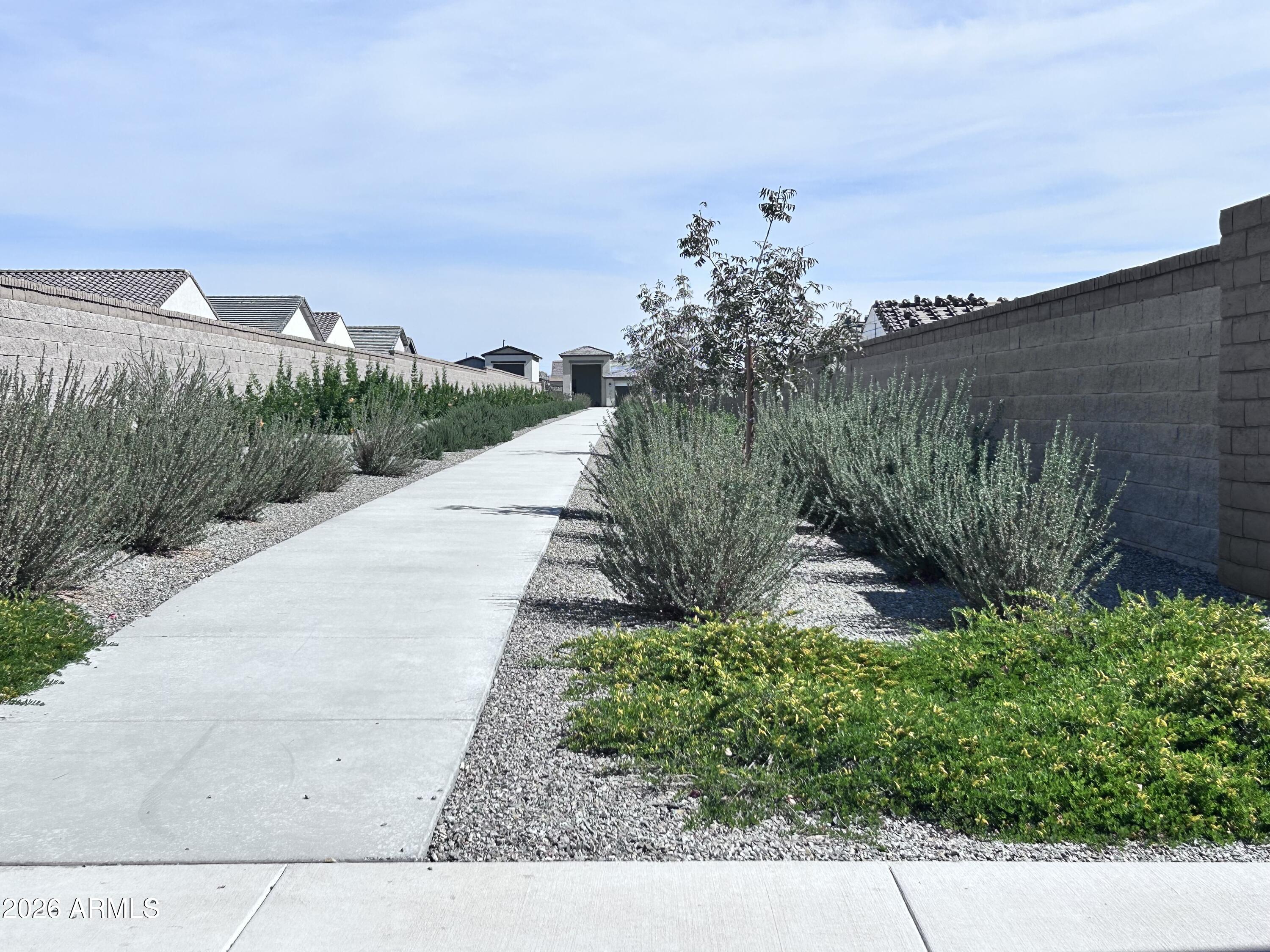 2670 E HOMESTEADER Road