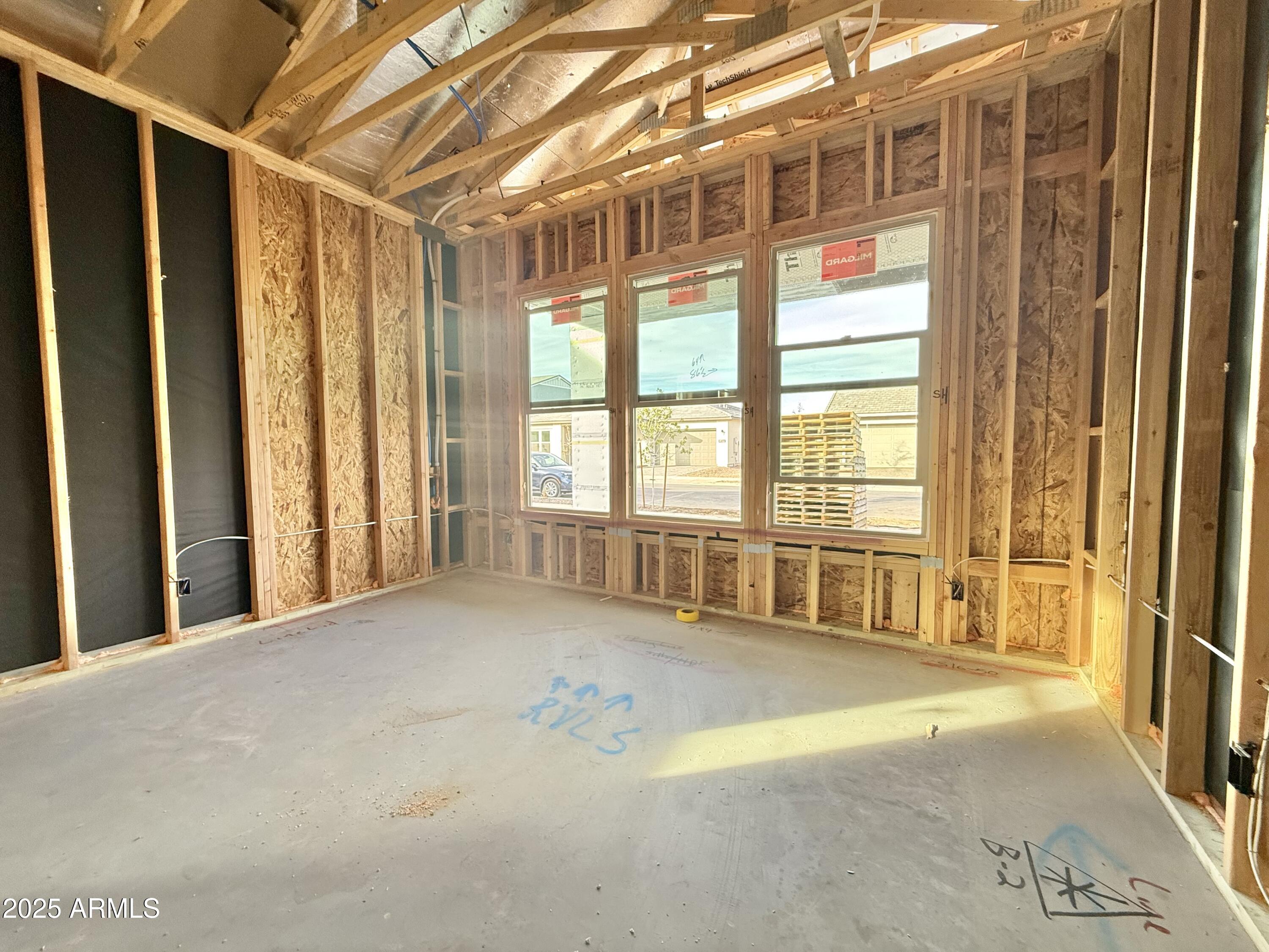 22889 E TWIN ACRES Drive