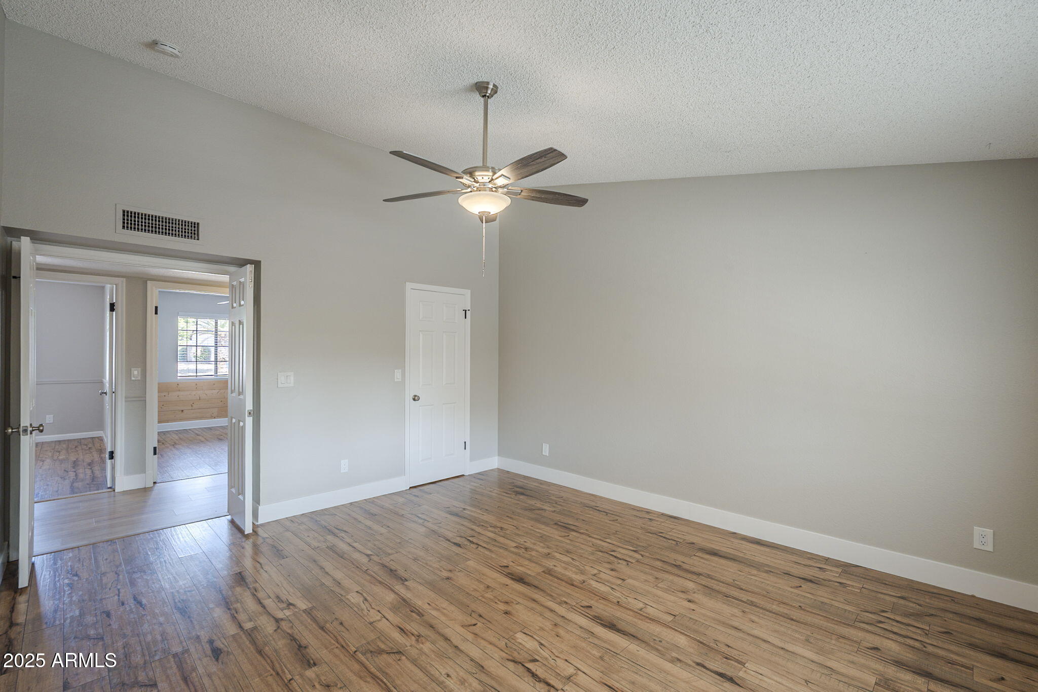 6443 E SANDRA Terrace