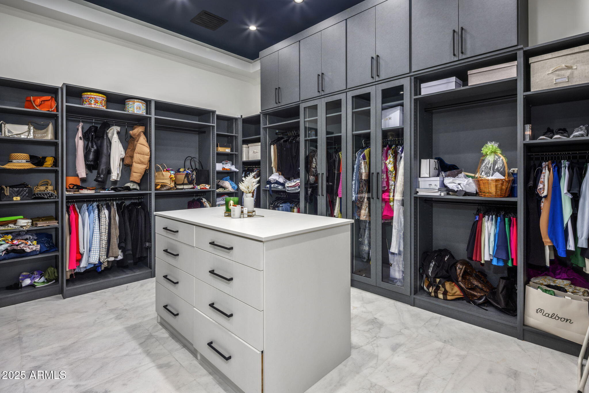 7627 E SUNNYSIDE Drive