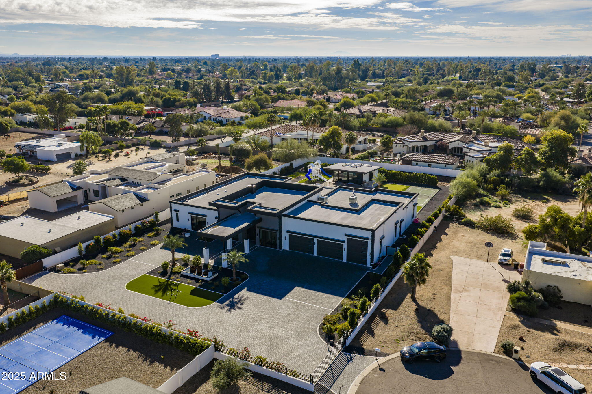 7627 E SUNNYSIDE Drive