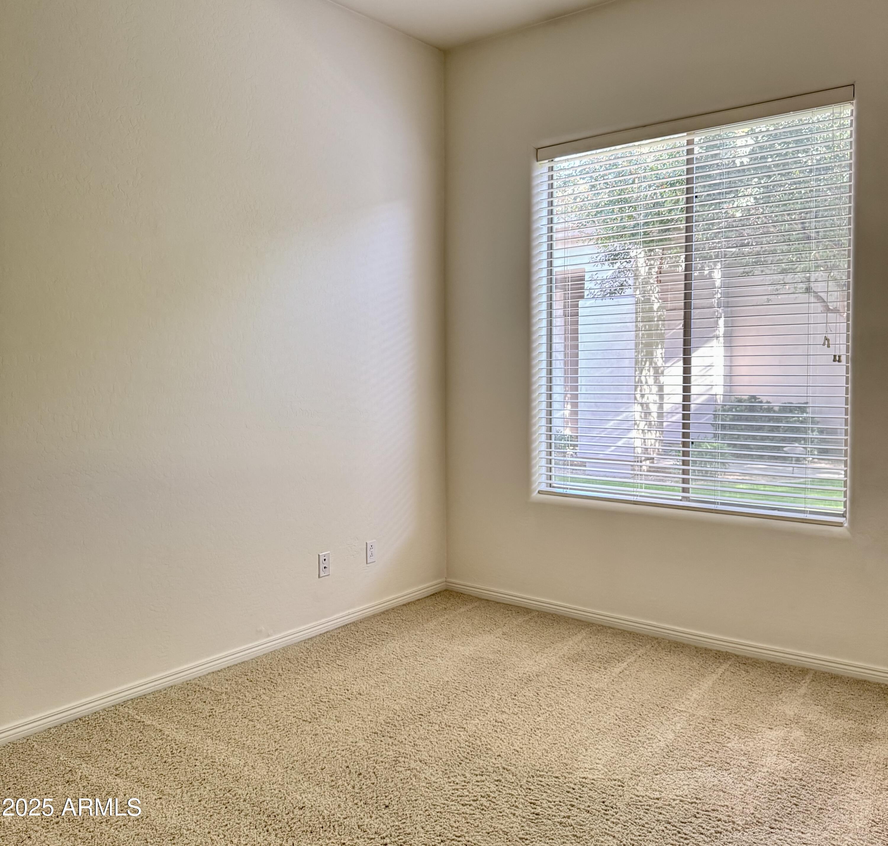 7307 E VAQUERO Drive