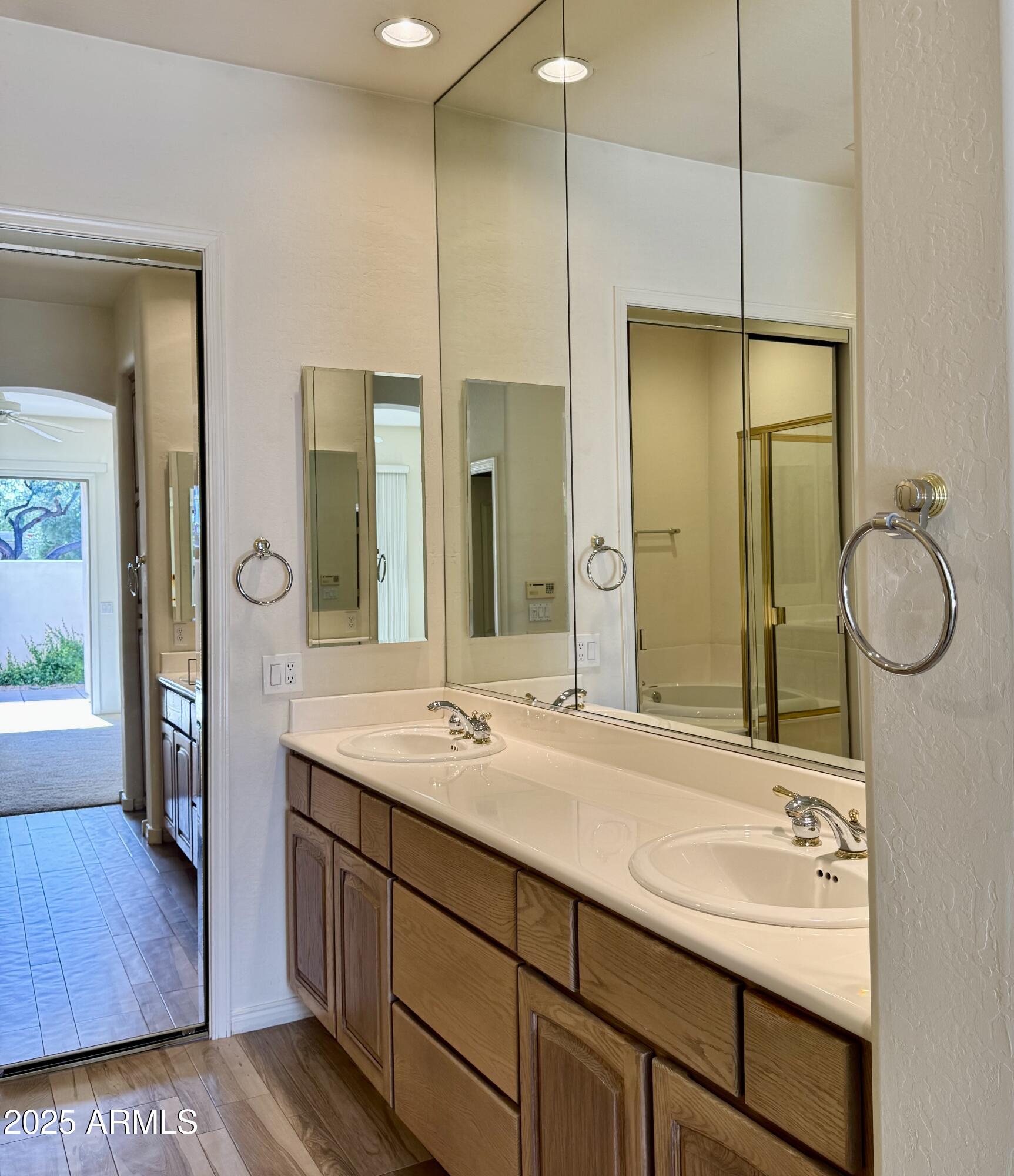 7307 E VAQUERO Drive