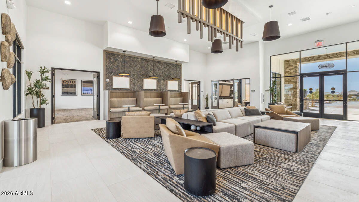 2532 W Shanley Avenue