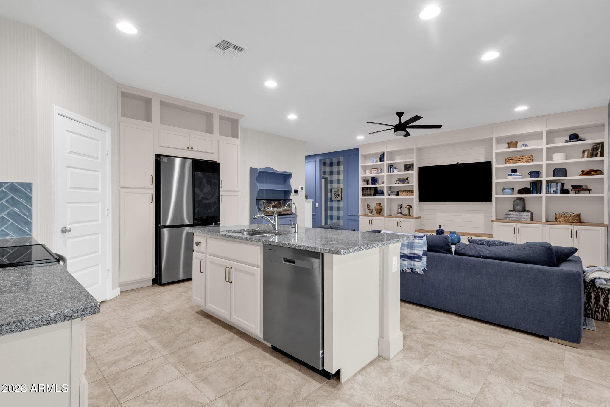 2532 W Shanley Avenue