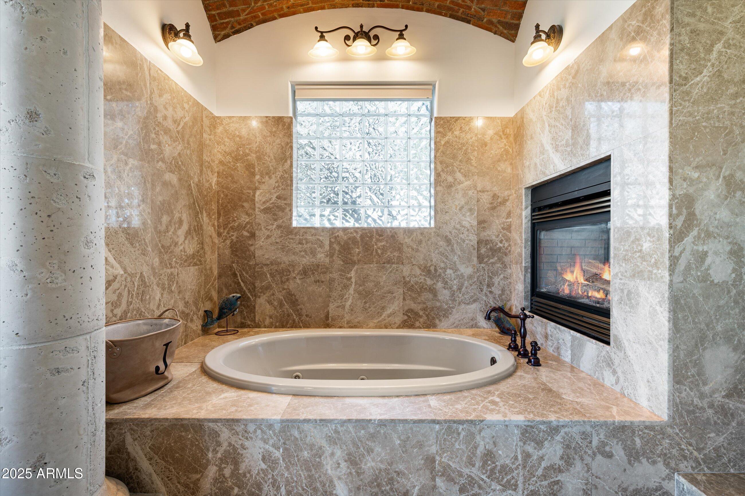 10638 E HEDGEHOG Place