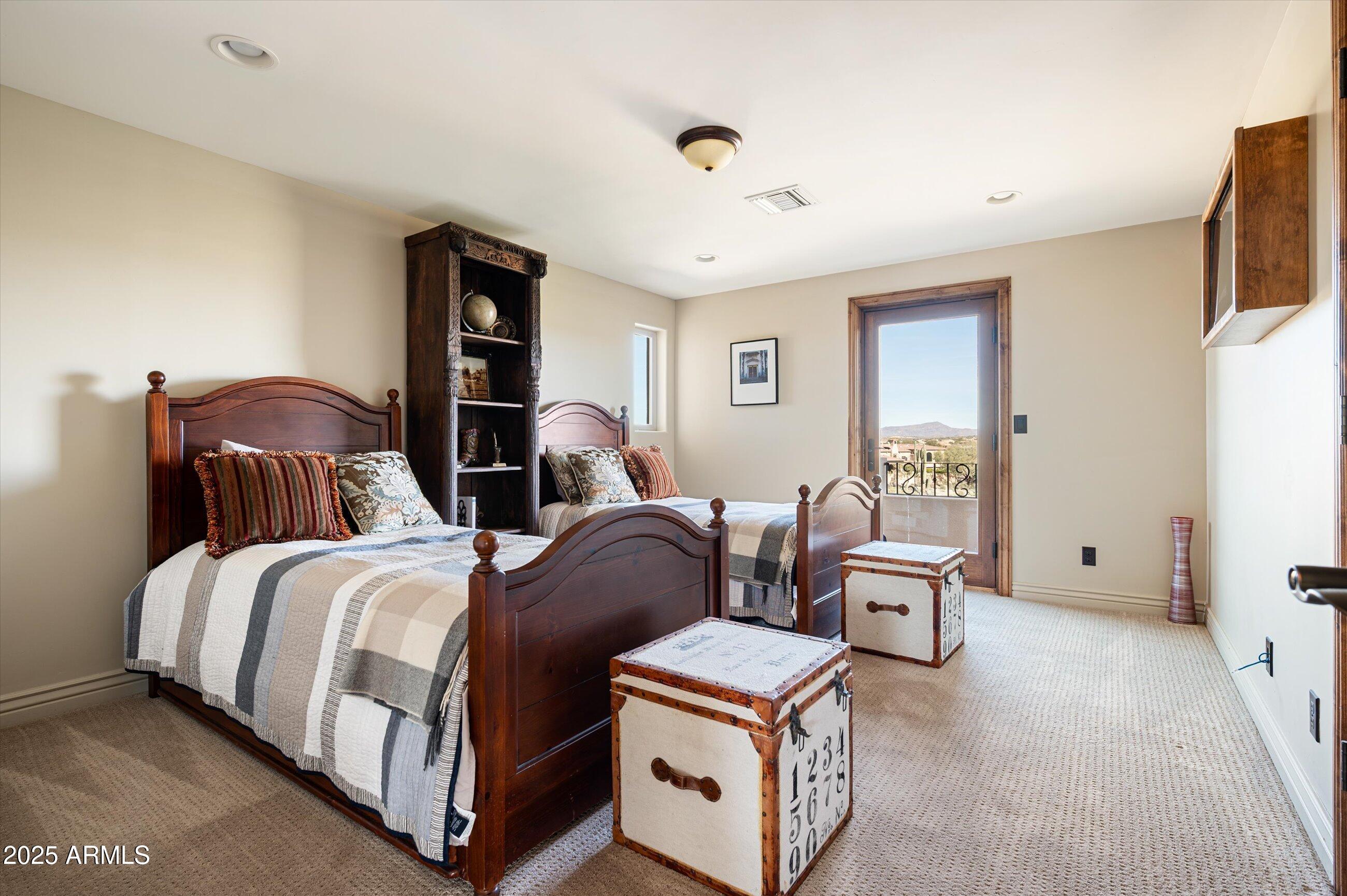 10638 E HEDGEHOG Place