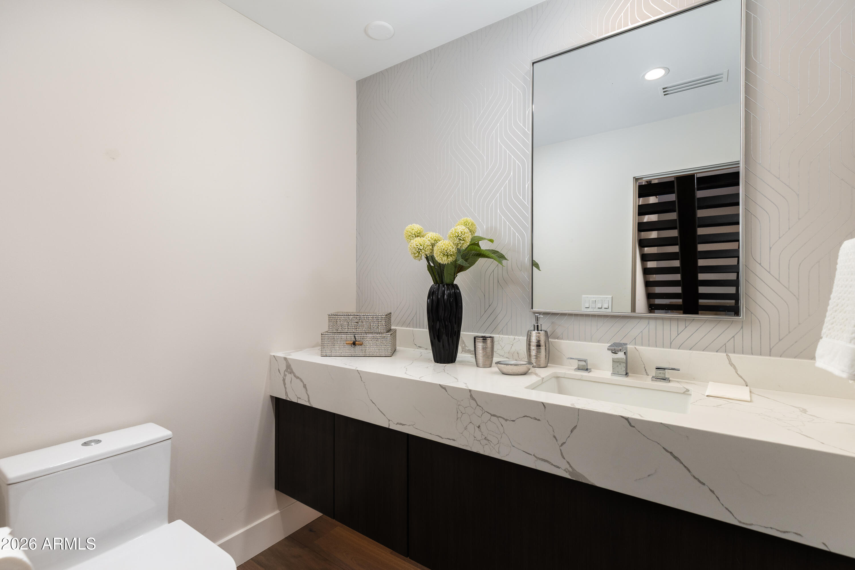 5935 N ECHO CANYON Lane