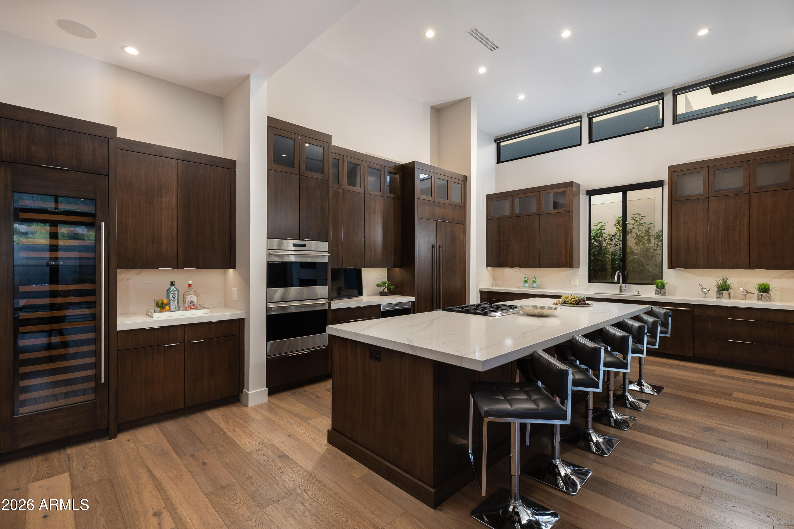 5935 N ECHO CANYON Lane