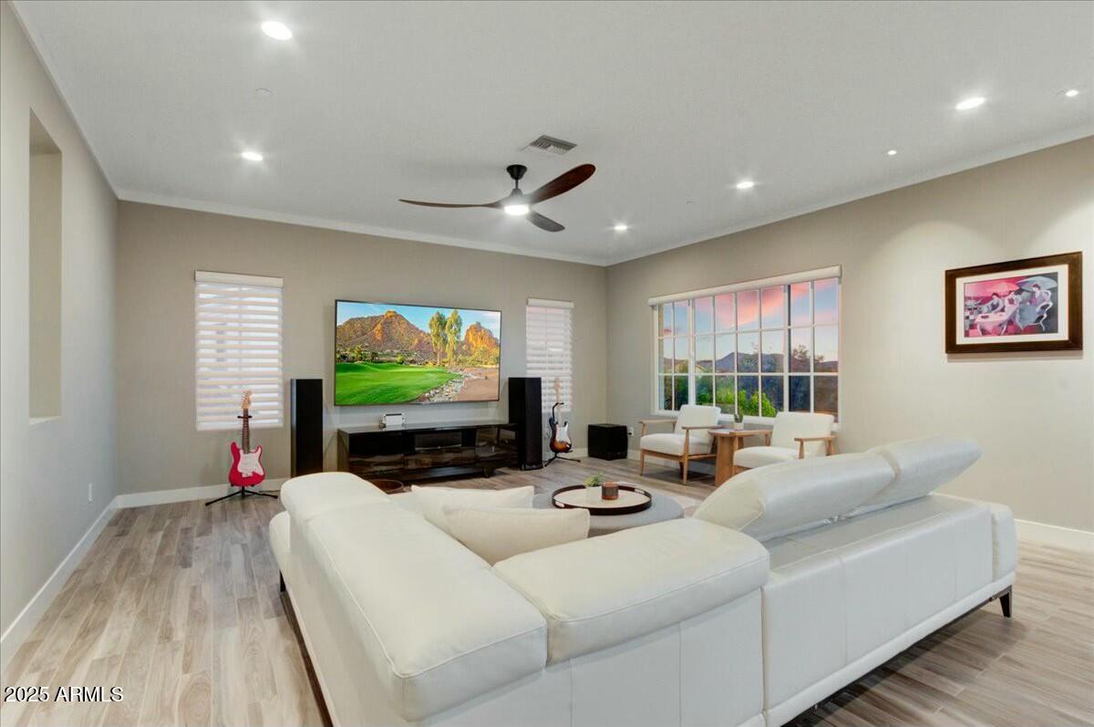 9467 E ROCKWOOD Drive