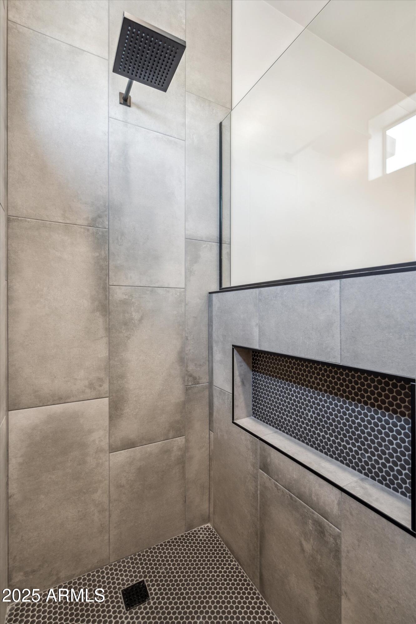 377 E WINDSOR Avenue 20