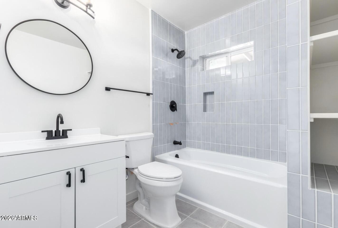 902 E FAIRMOUNT Avenue