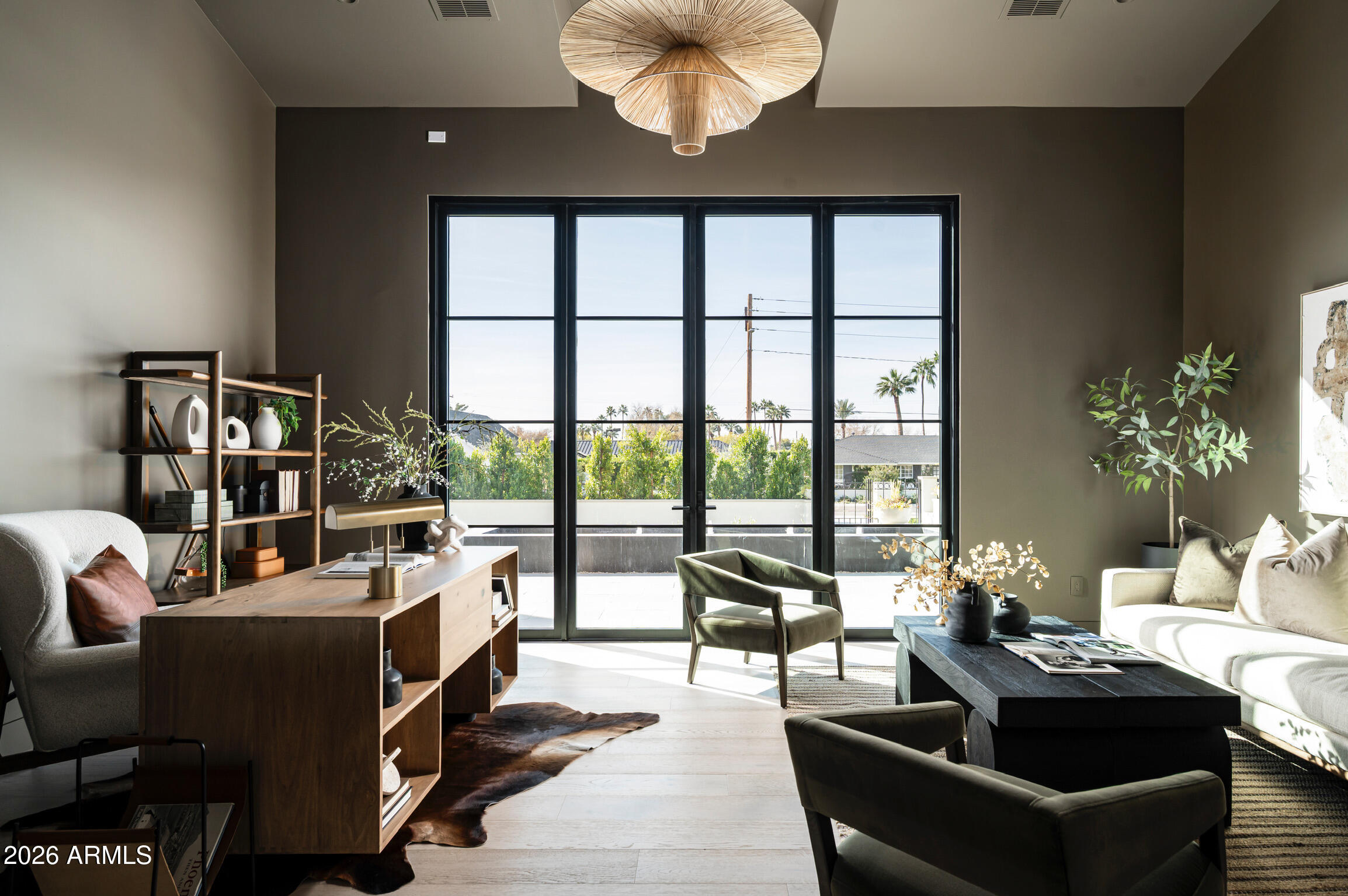 4864 E LAFAYETTE Boulevard