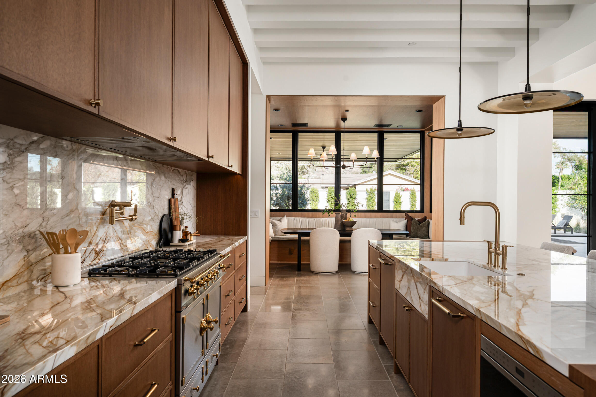 4864 E LAFAYETTE Boulevard