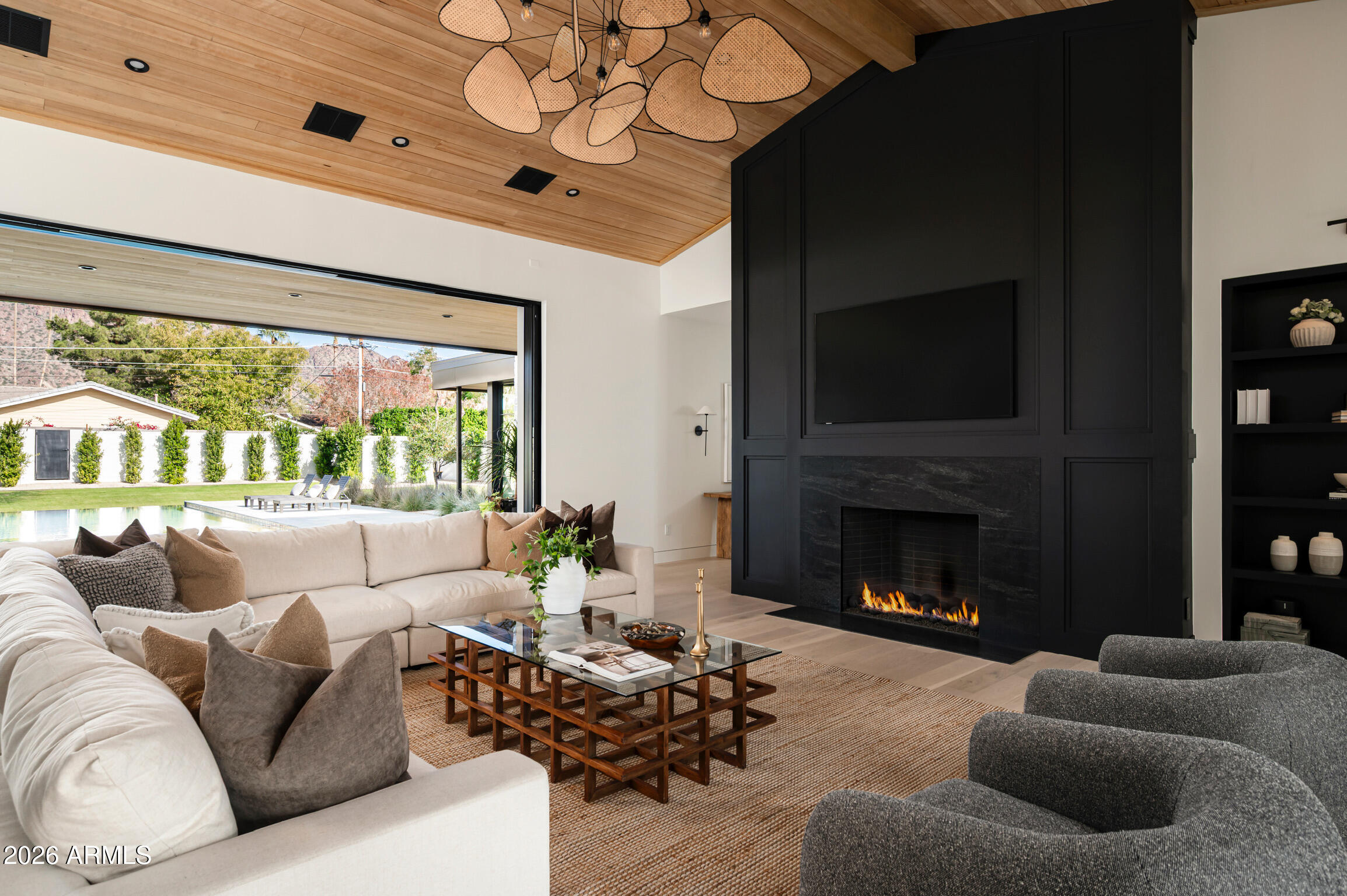 4864 E LAFAYETTE Boulevard