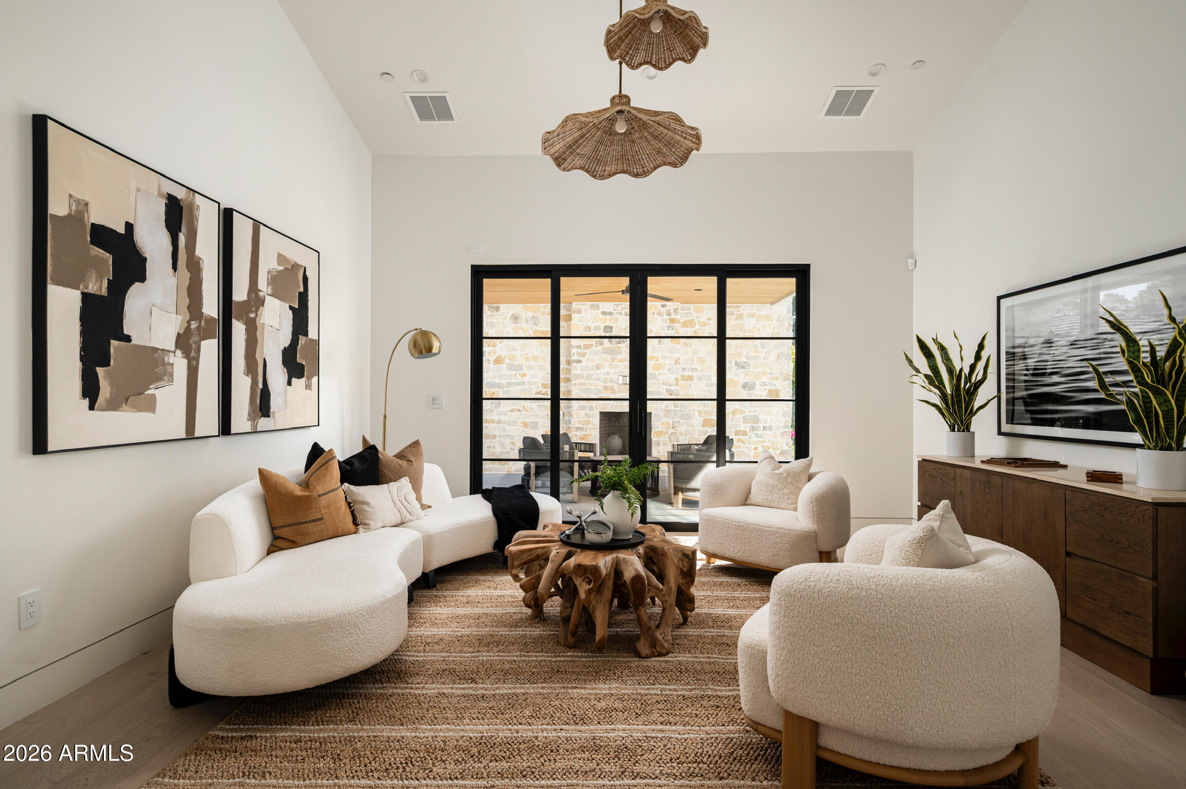 4864 E LAFAYETTE Boulevard