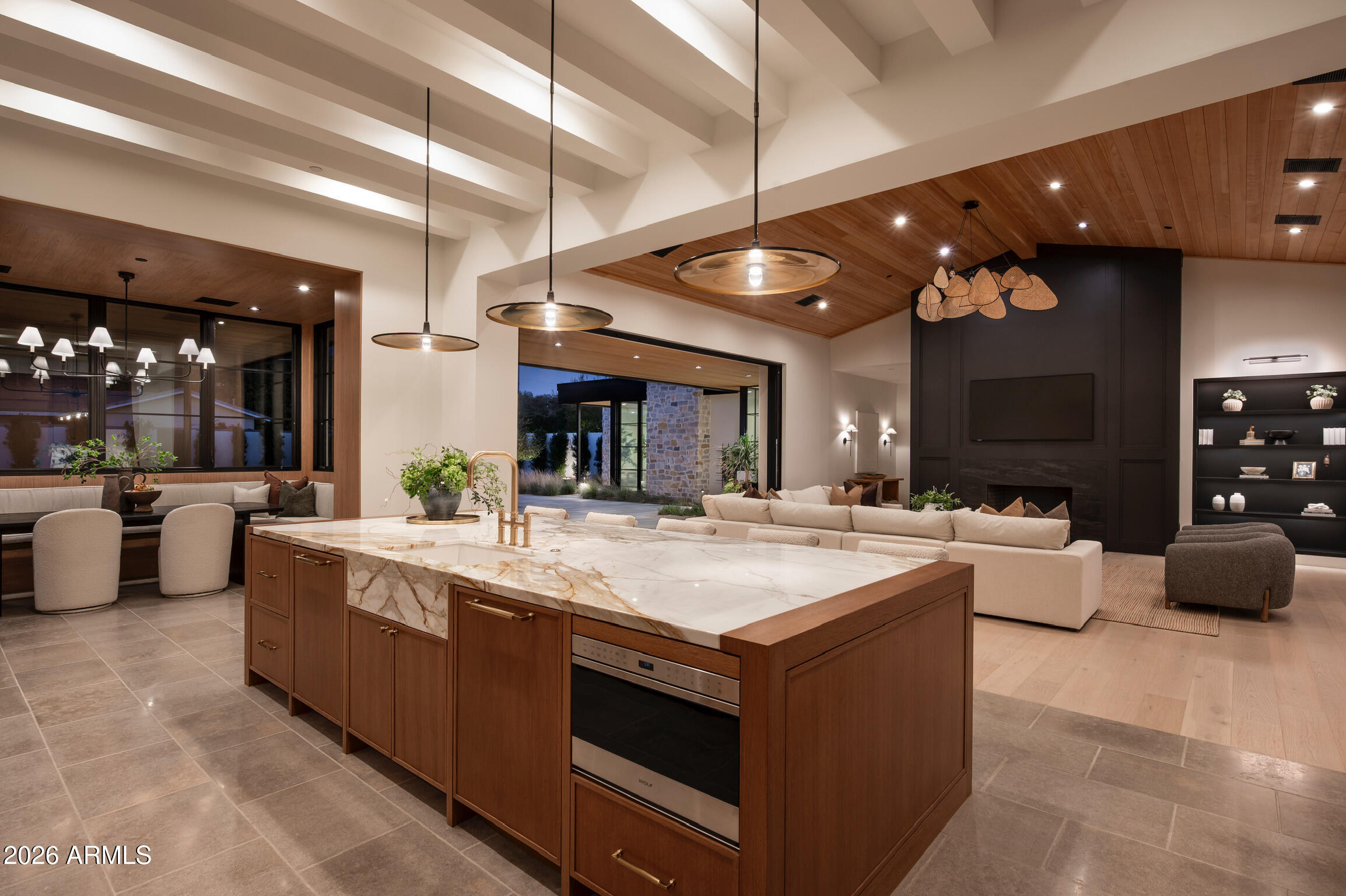 4864 E LAFAYETTE Boulevard