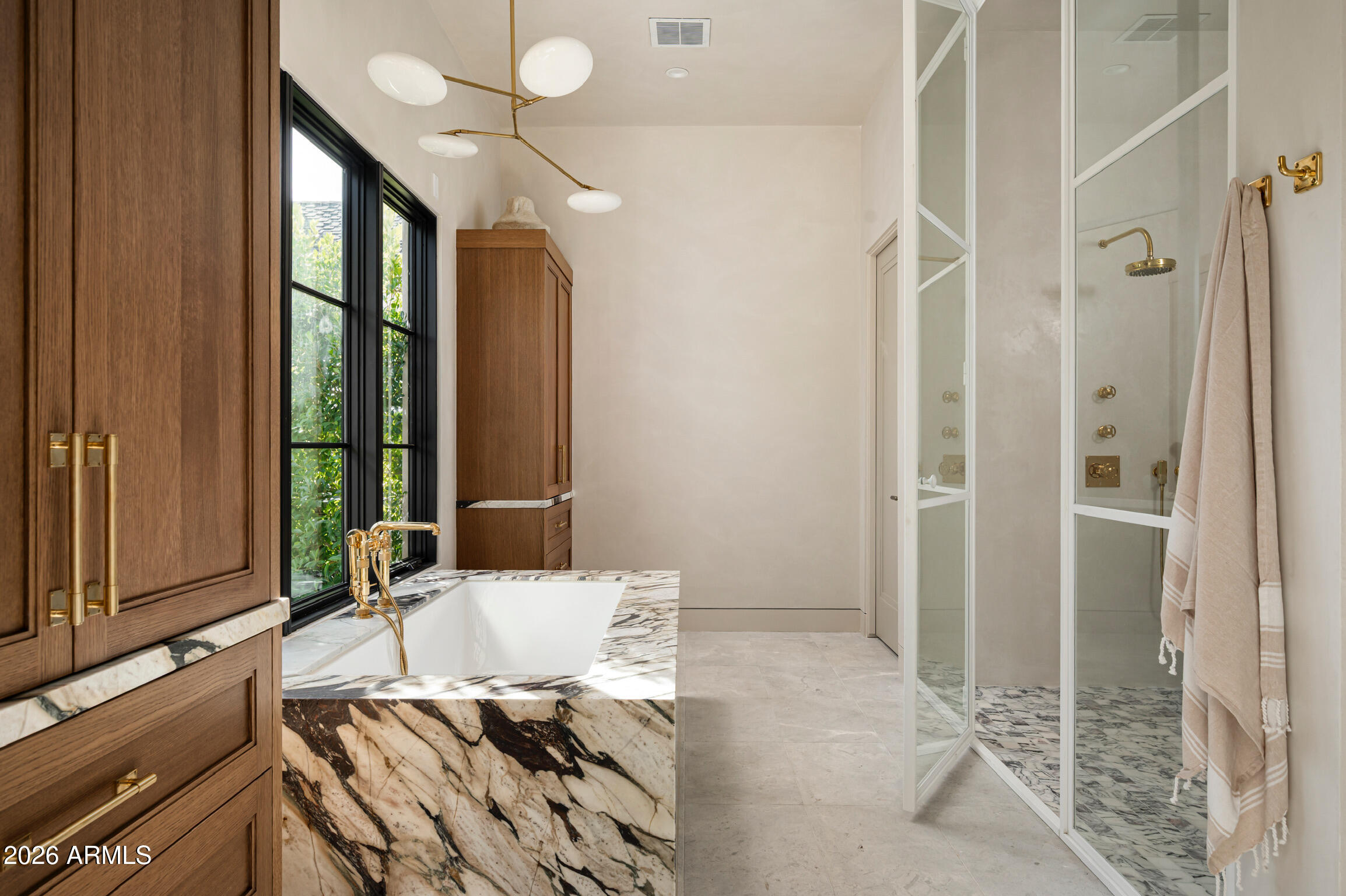 4864 E LAFAYETTE Boulevard