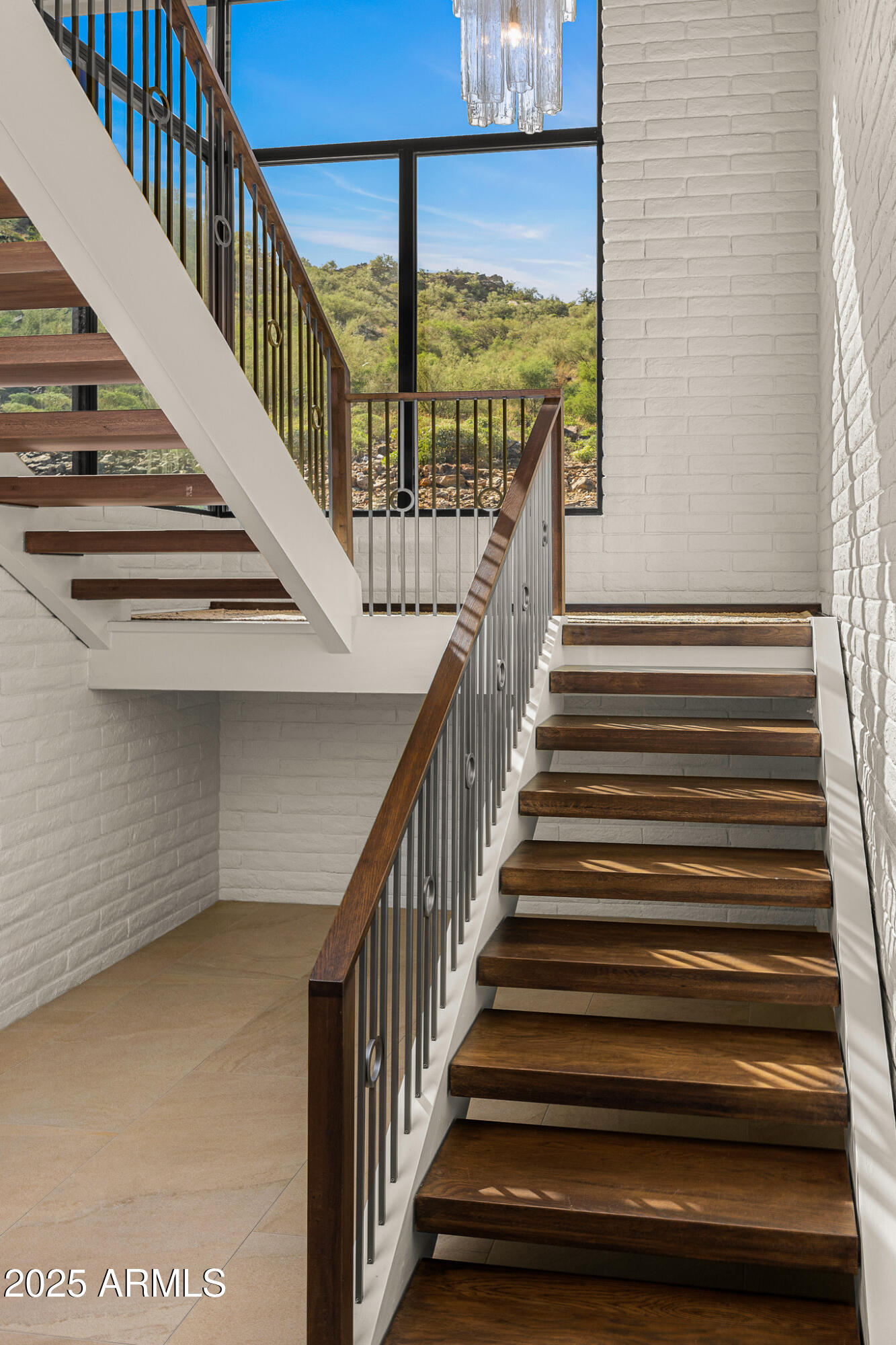 6331 E Hummingbird Lane