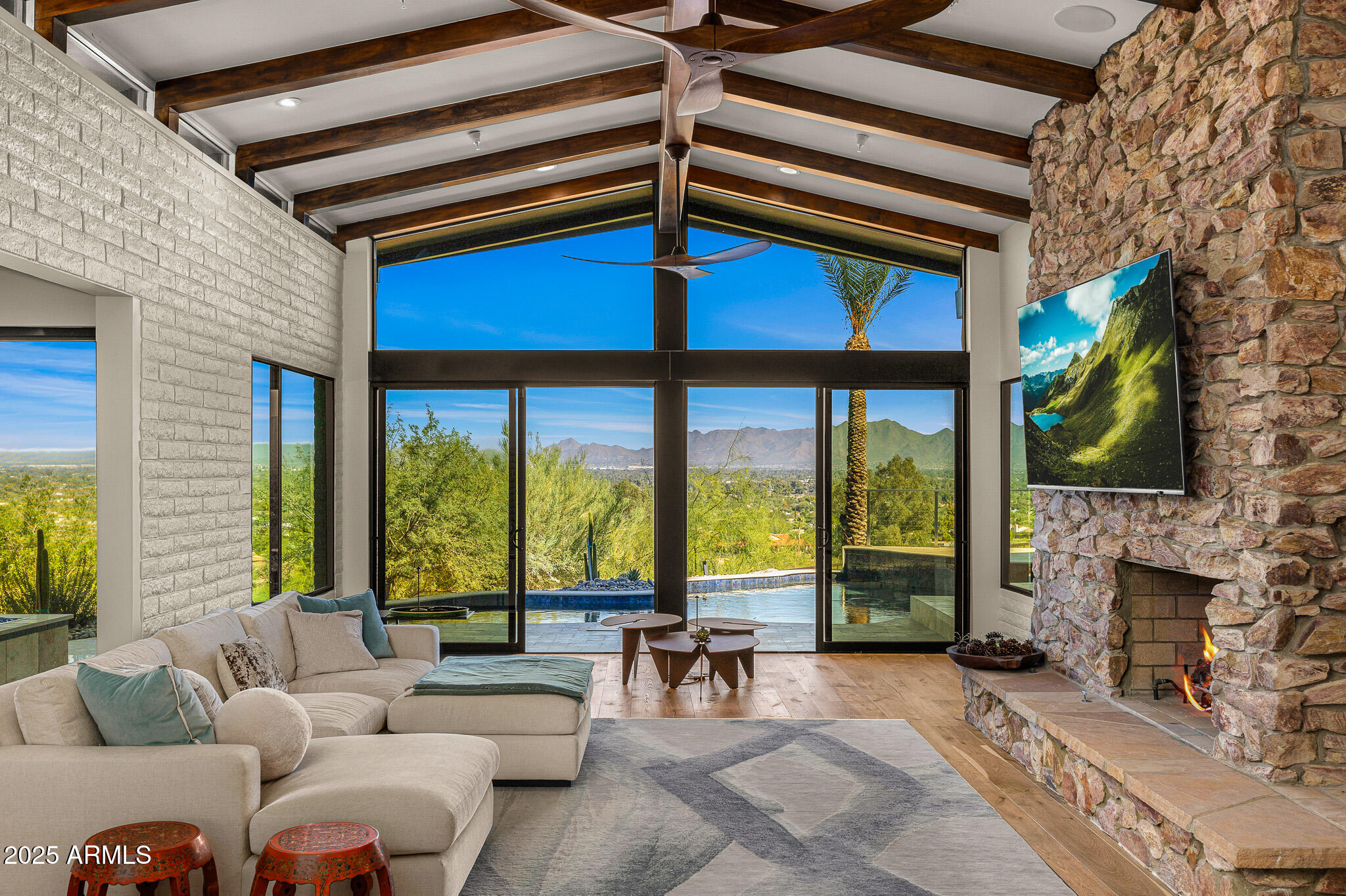 6331 E Hummingbird Lane