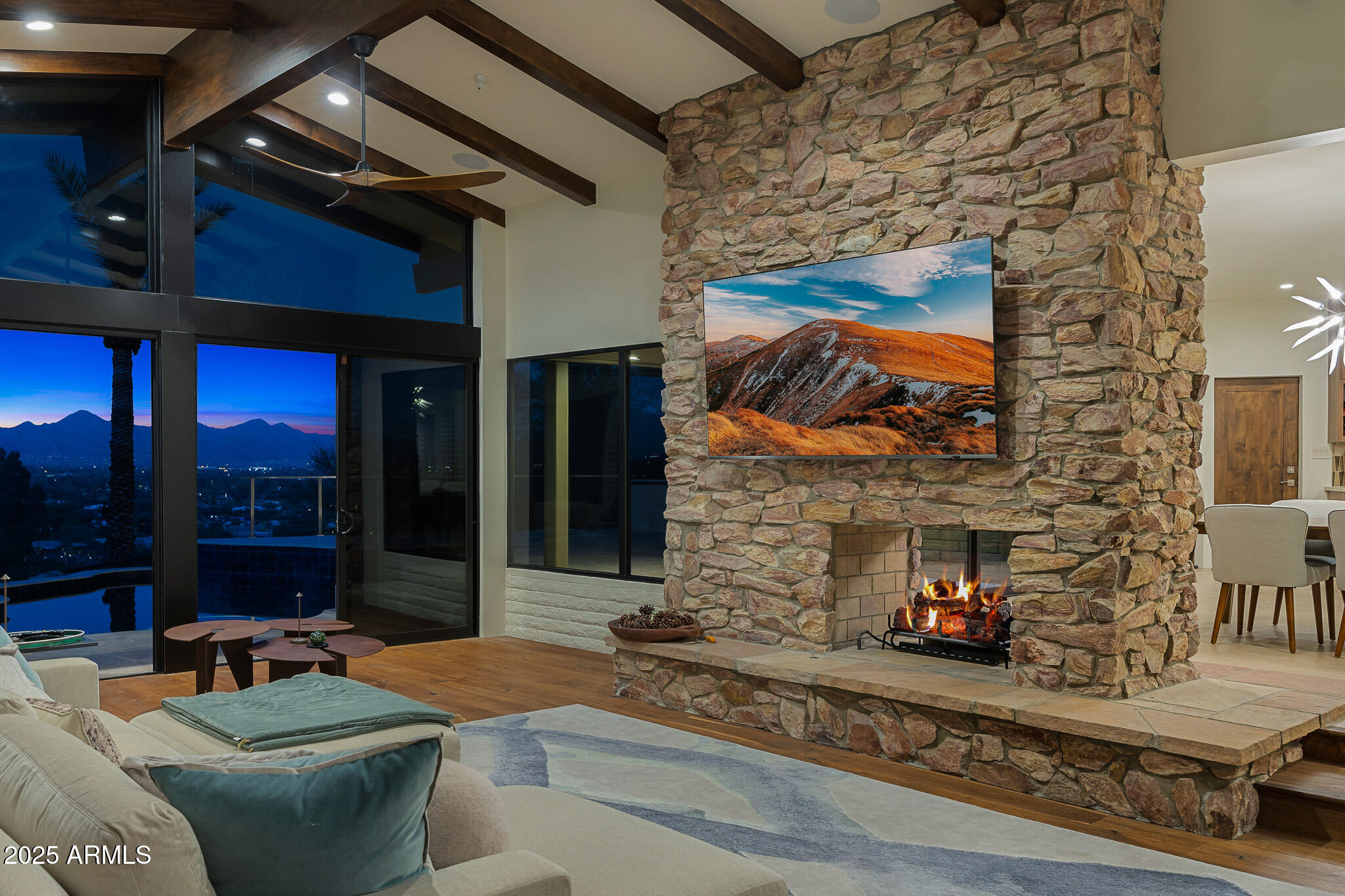 6331 E Hummingbird Lane