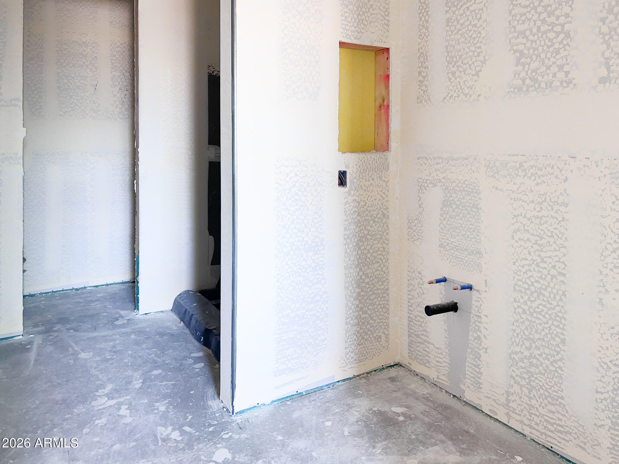 9526 W TAMARISK Avenue