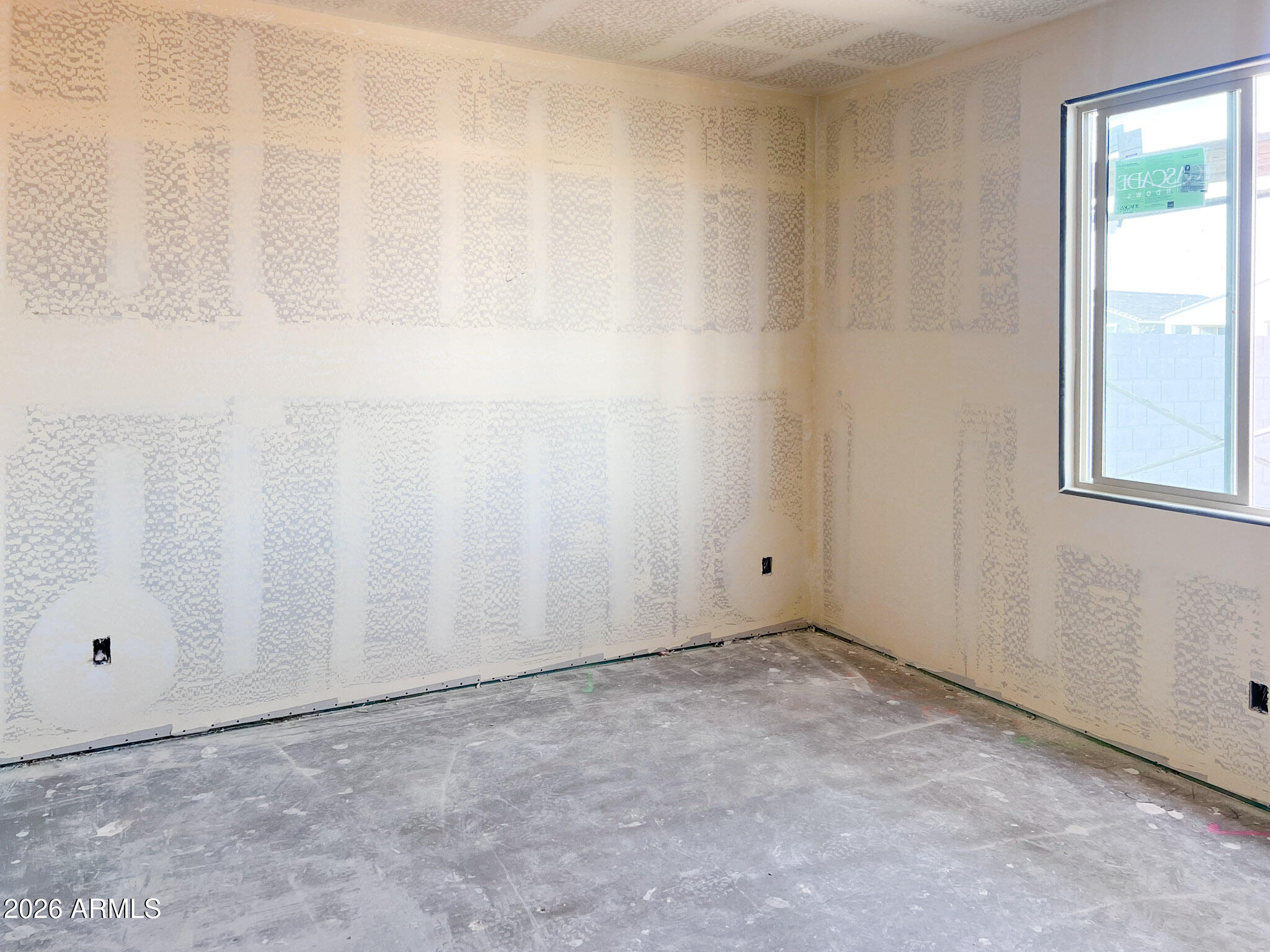 9526 W TAMARISK Avenue